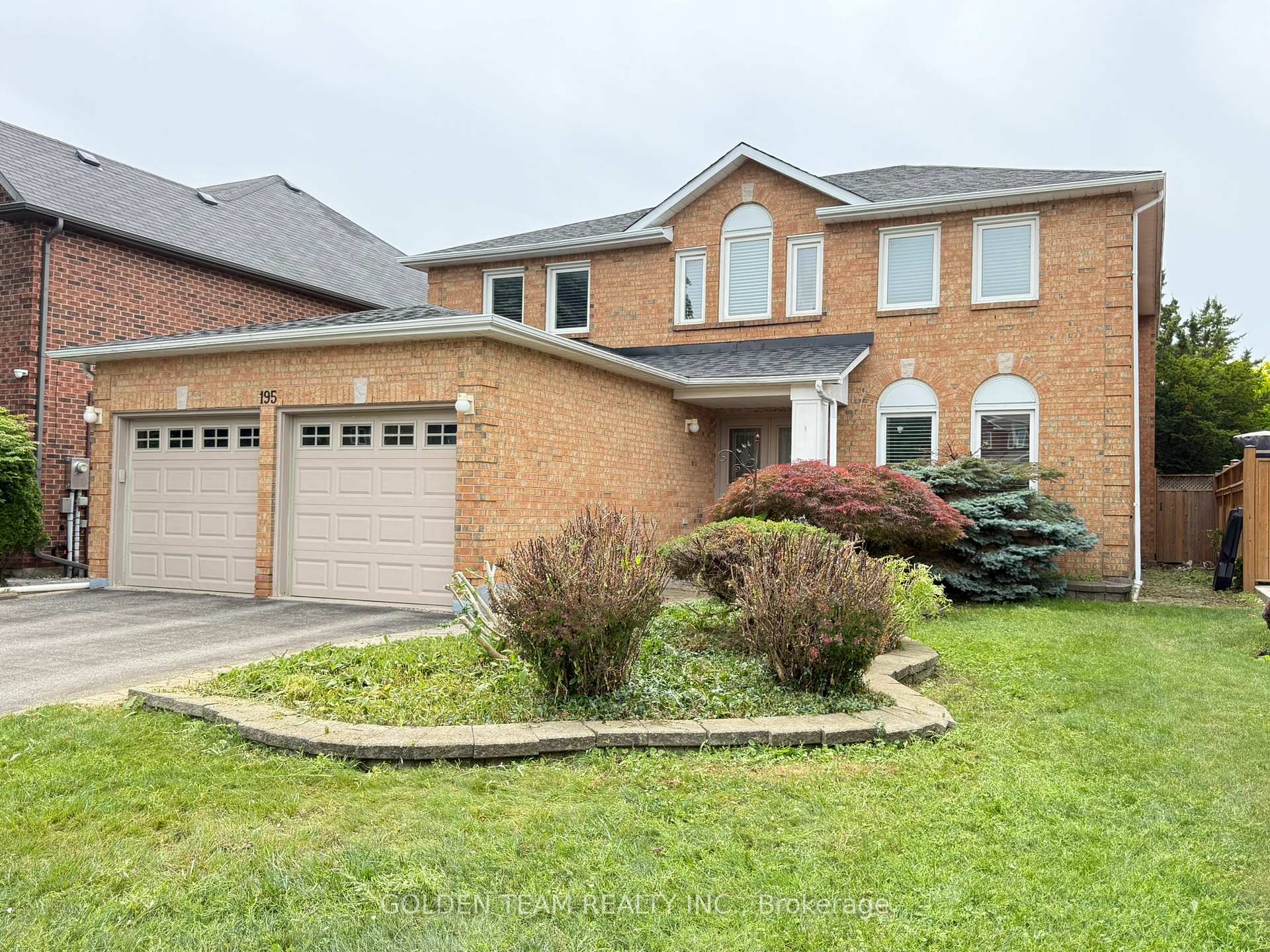 Photo 14 of 195 Waterside Crescent, Vaughan, Maple — HOMEH