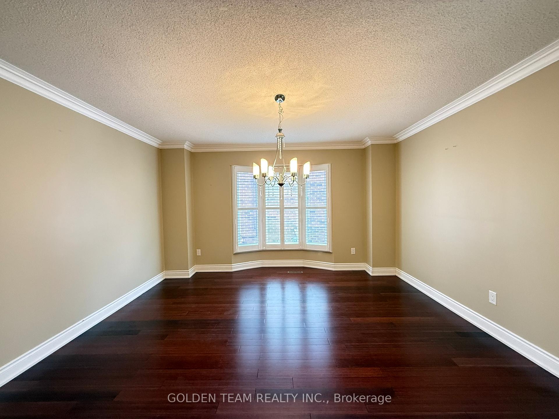 Photo 27 of 195 Waterside Crescent, Vaughan, Maple — HOMEH
