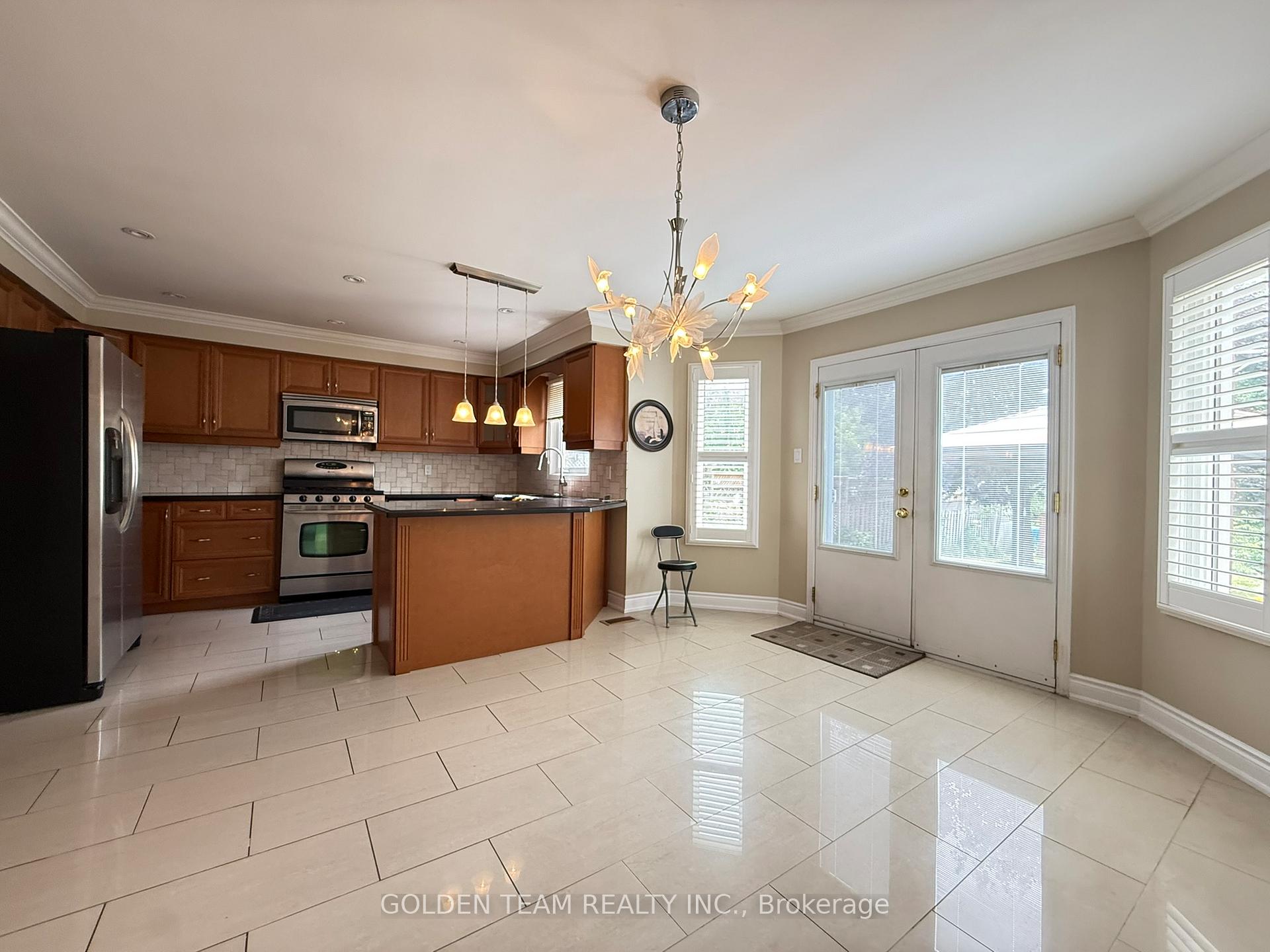 Photo 31 of 195 Waterside Crescent, Vaughan, Maple — HOMEH