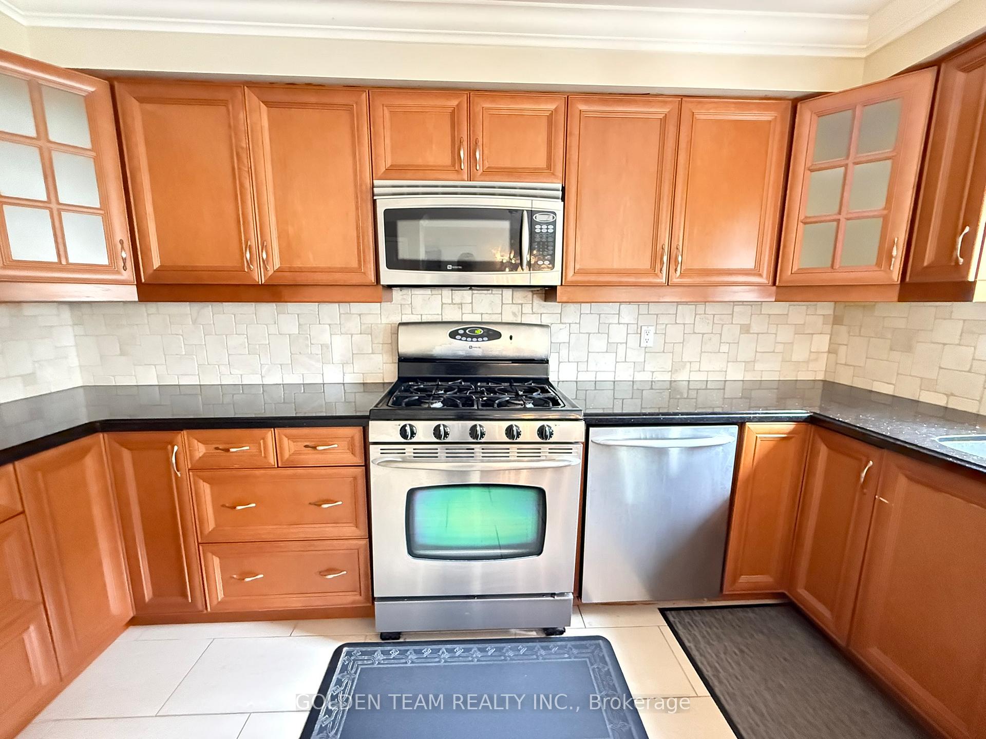 Photo 35 of 195 Waterside Crescent, Vaughan, Maple — HOMEH