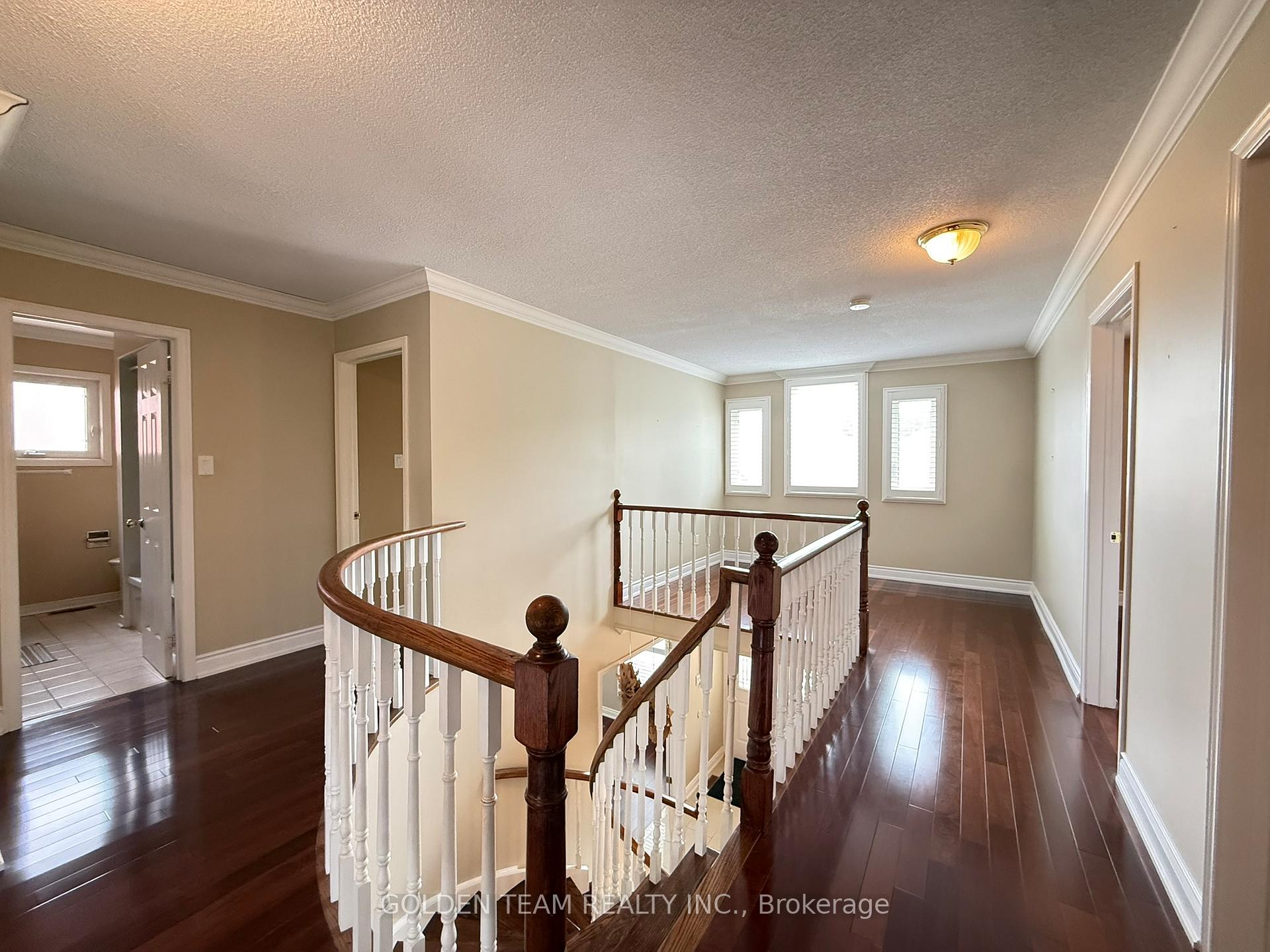 Photo 39 of 195 Waterside Crescent, Vaughan, Maple — HOMEH