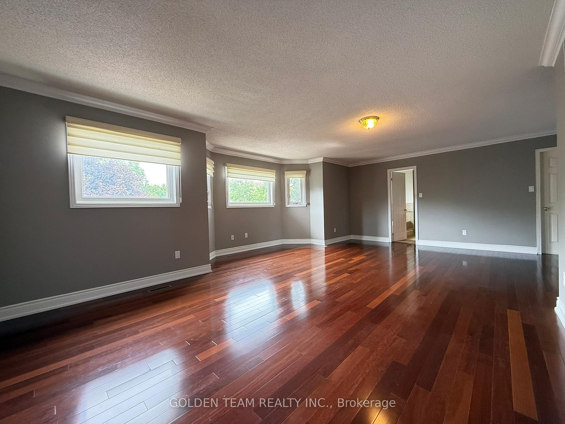 Photo 49 of 195 Waterside Crescent, Vaughan, Maple — HOMEH