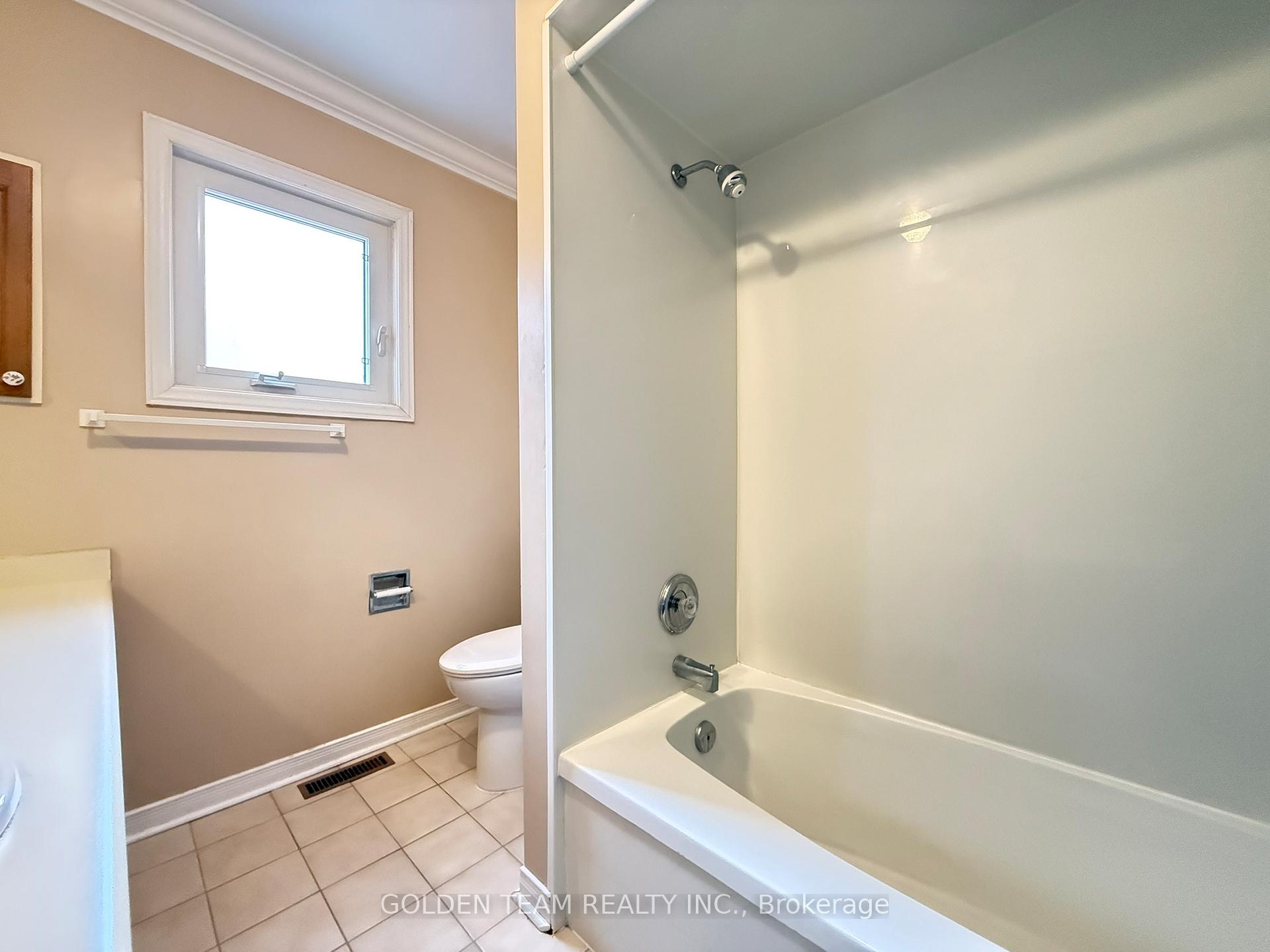 Photo 67 of 195 Waterside Crescent, Vaughan, Maple — HOMEH
