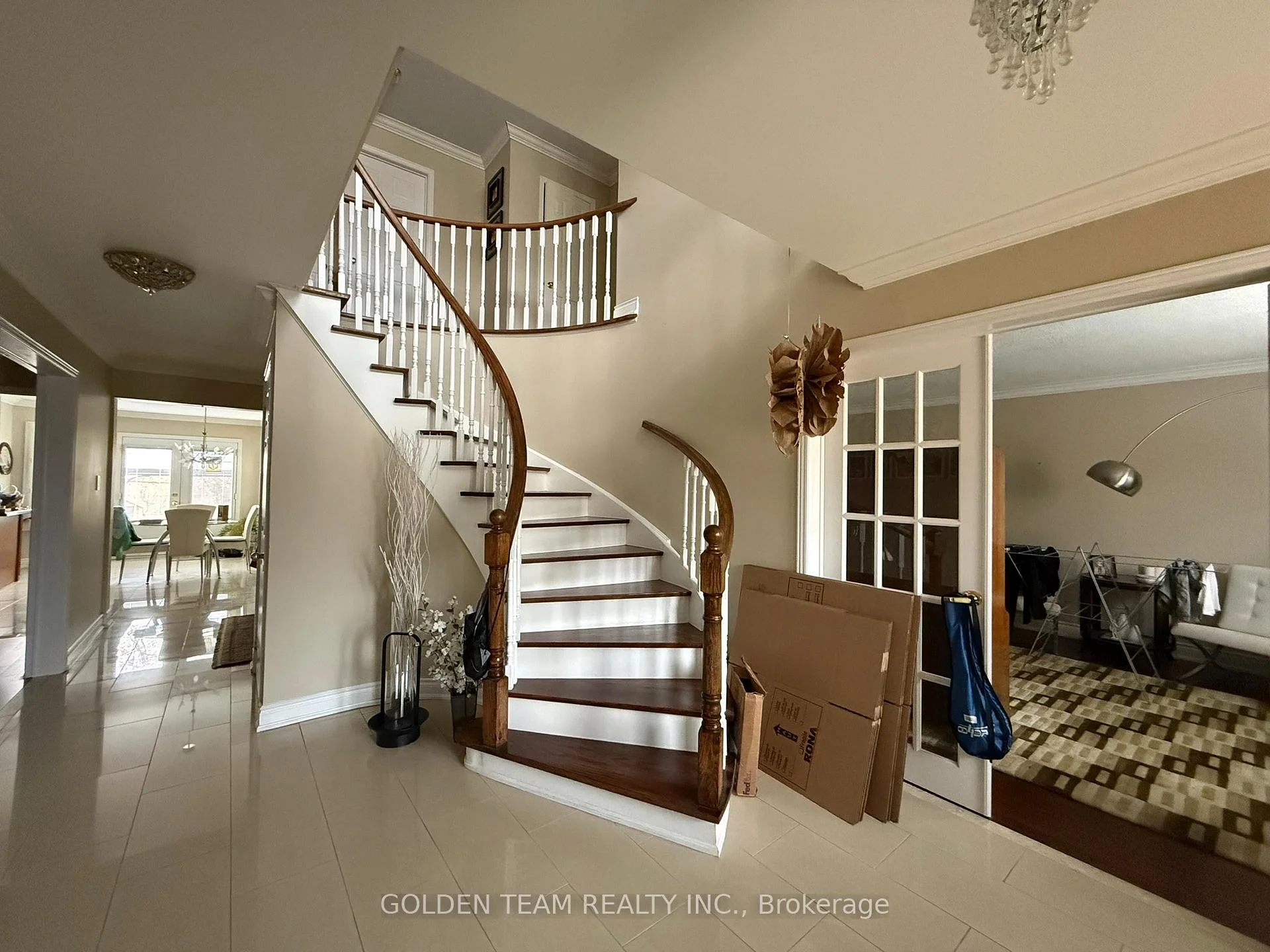 Photo 6 of 195 Waterside Crescent, Vaughan, Maple — HOMEH