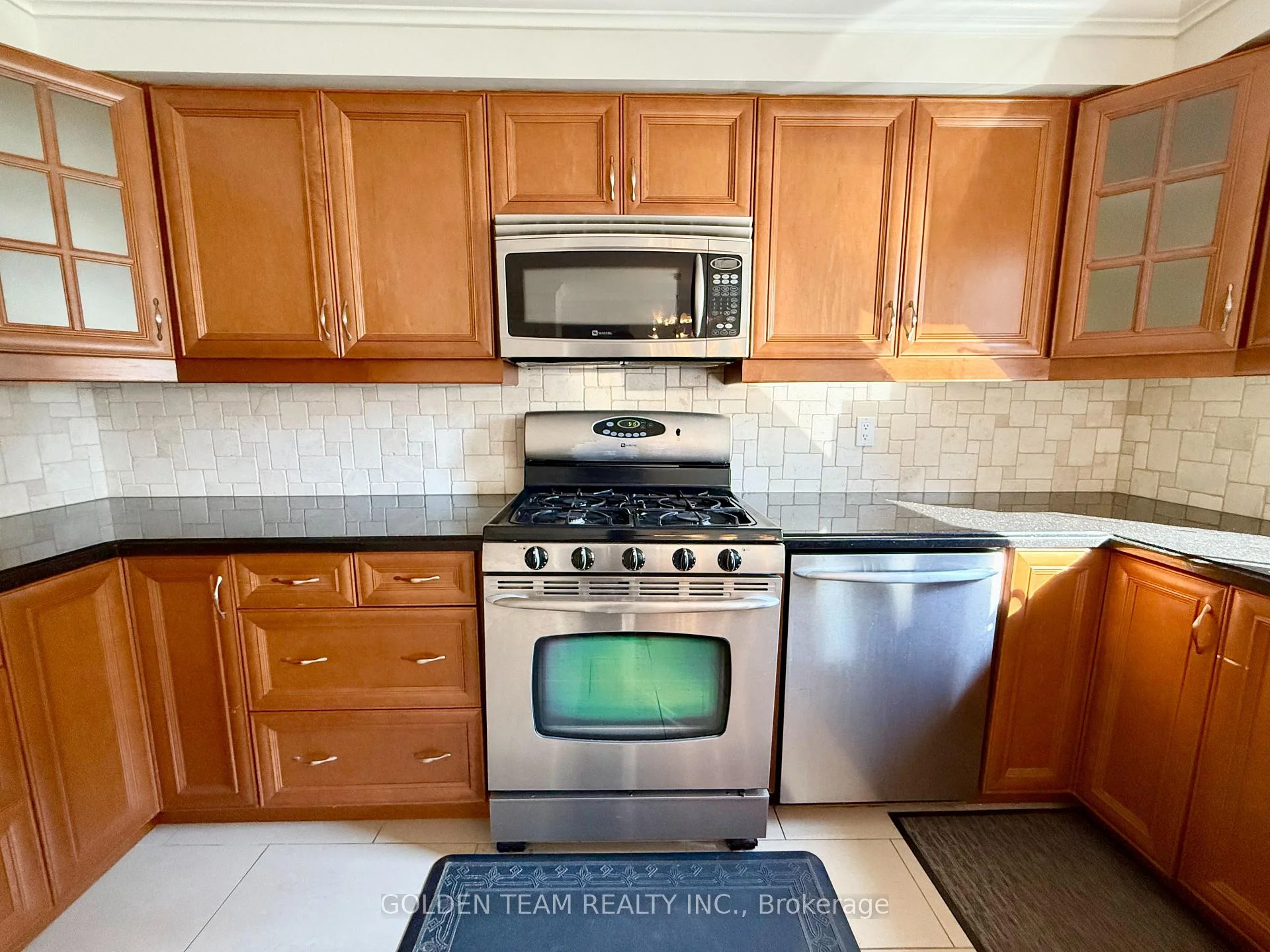 Photo 30 of 195 Waterside Crescent, Vaughan, Maple — HOMEH