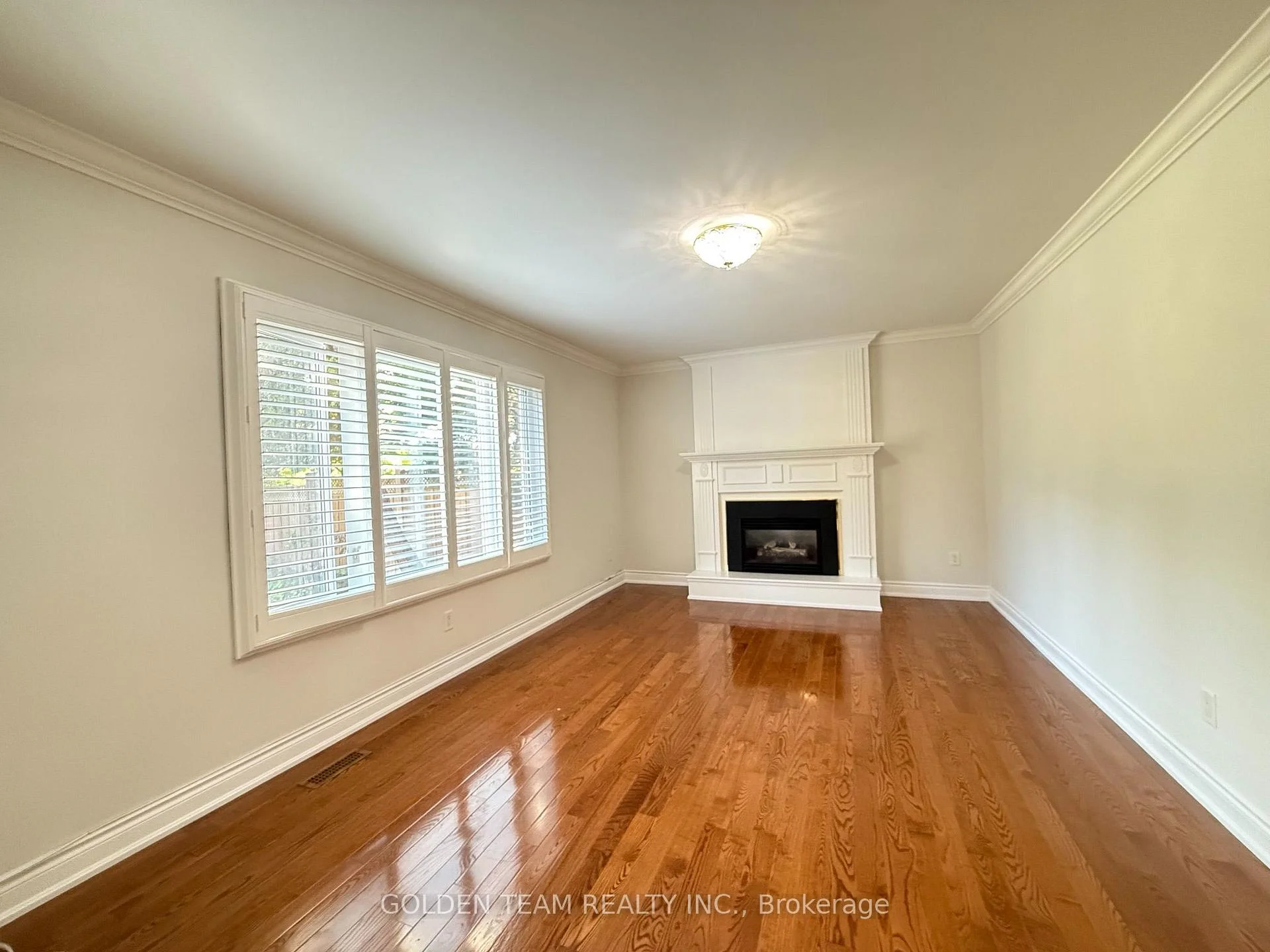 Photo 36 of 195 Waterside Crescent, Vaughan, Maple — HOMEH