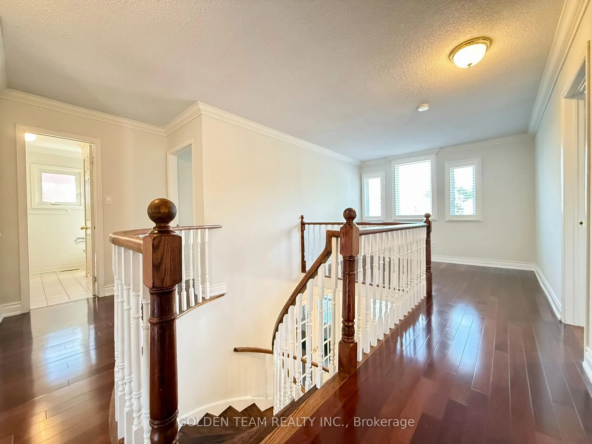 Photo 42 of 195 Waterside Crescent, Vaughan, Maple — HOMEH