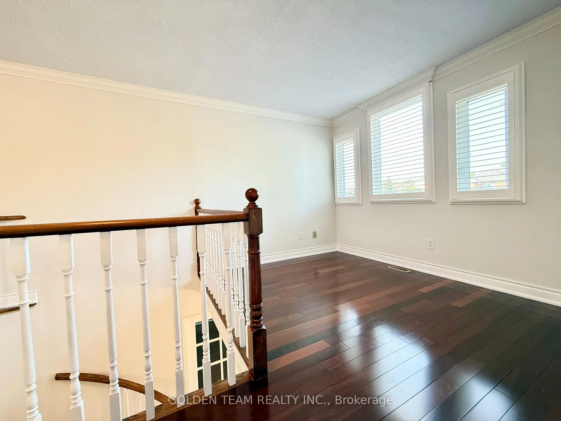 Photo 46 of 195 Waterside Crescent, Vaughan, Maple — HOMEH