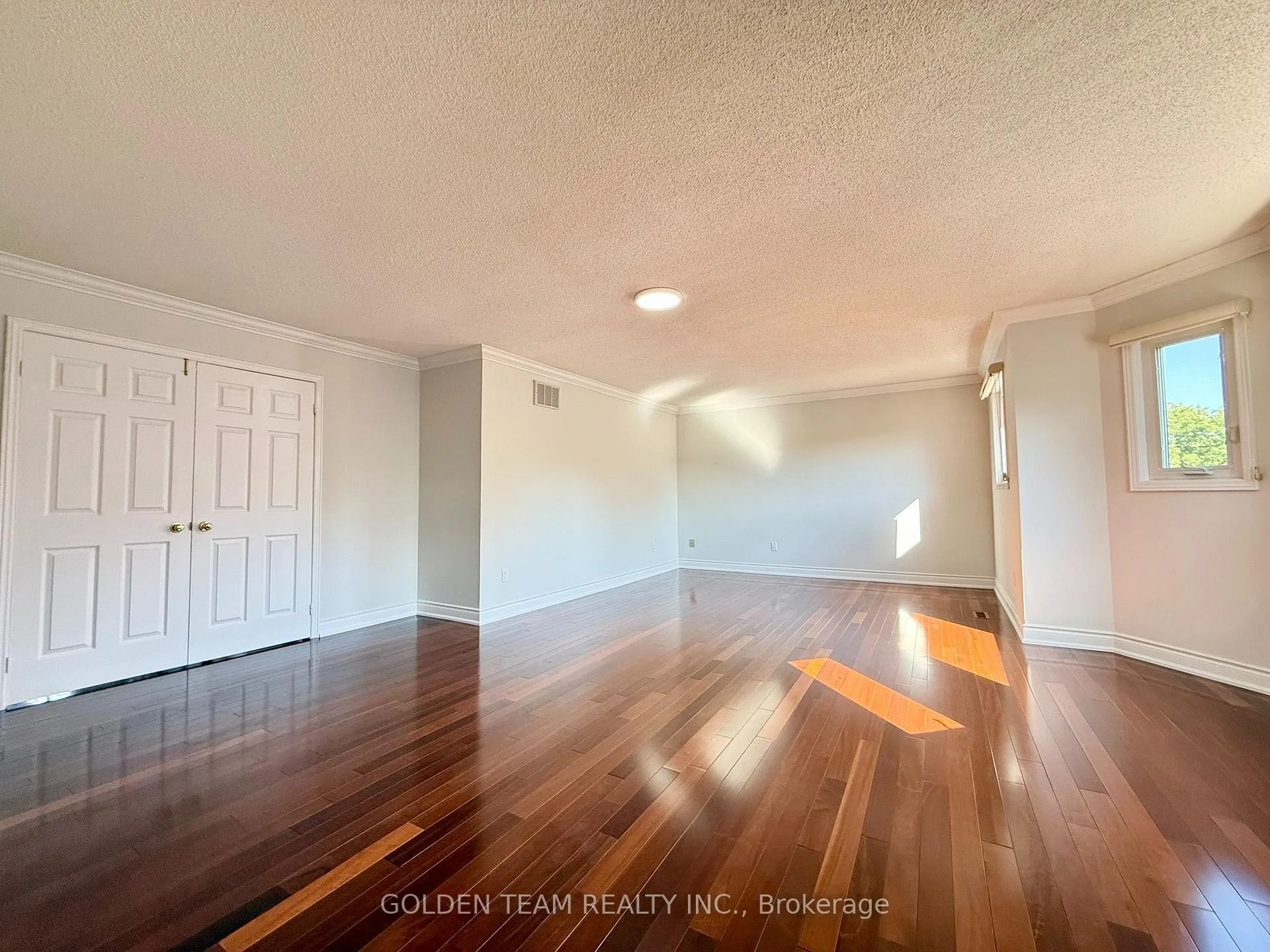 Photo 48 of 195 Waterside Crescent, Vaughan, Maple — HOMEH