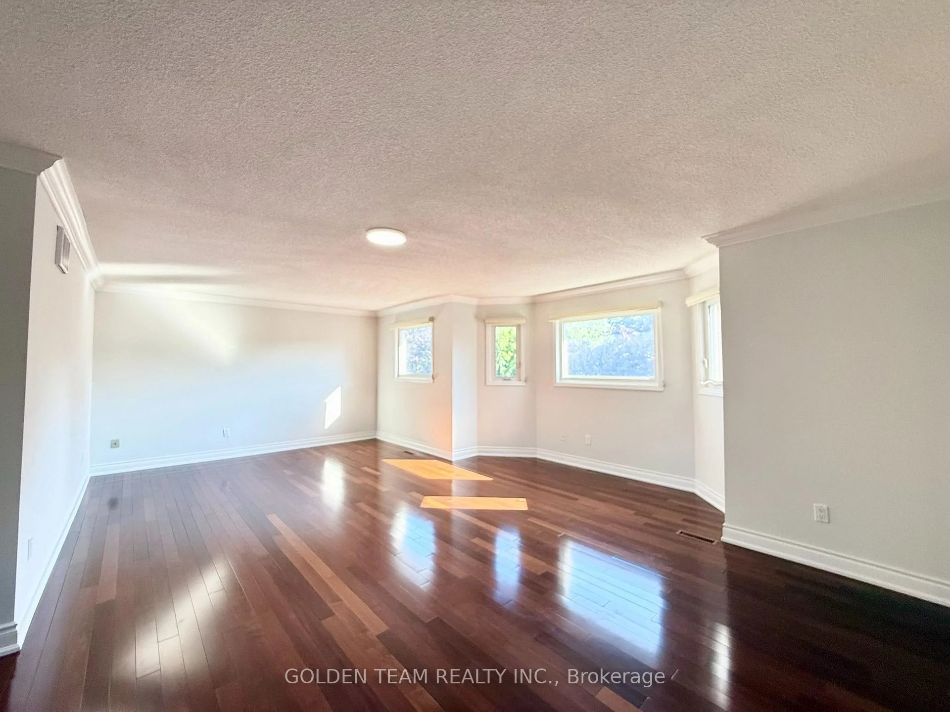 Photo 50 of 195 Waterside Crescent, Vaughan, Maple — HOMEH