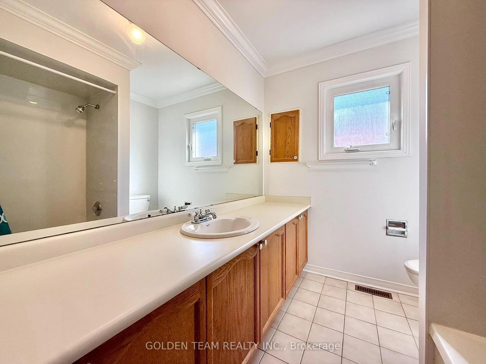 Photo 73 of 195 Waterside Crescent, Vaughan, Maple — HOMEH