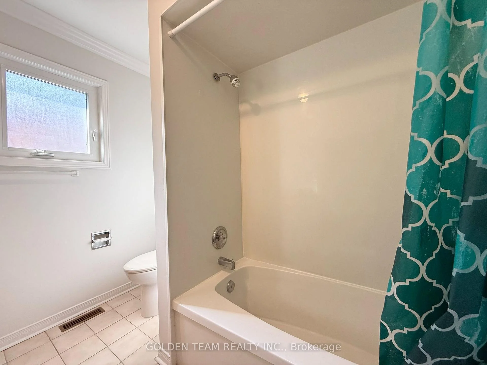 Photo 74 of 195 Waterside Crescent, Vaughan, Maple — HOMEH