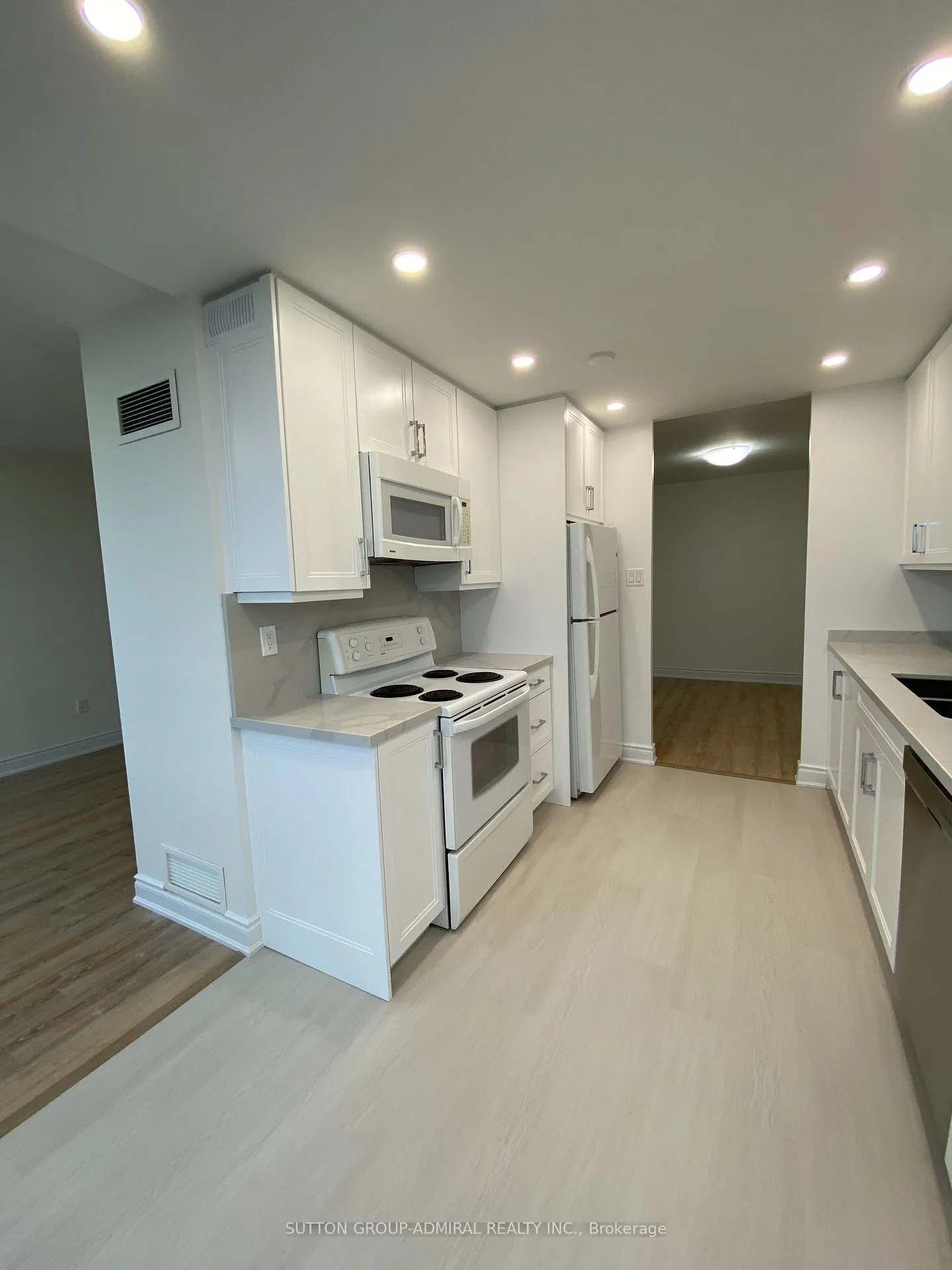 Photo 5 of Unit 1505, 7601 Bathurst Street E, Vaughan, Crestwood-Springfarm-Yorkhill — HOMEH