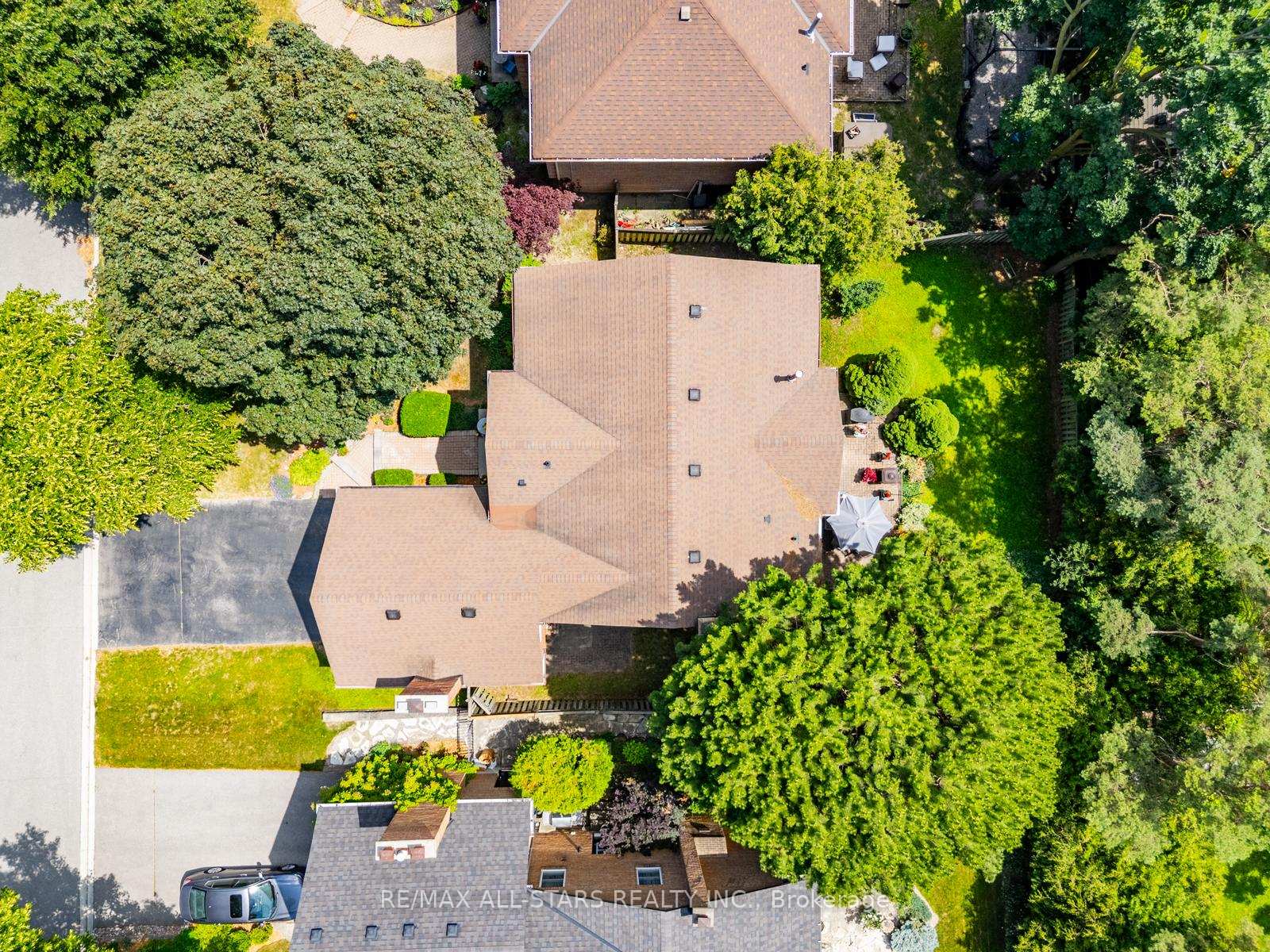 Photo 2 of 15 Hare Court, Markham, Old Markham Village — HOMEH
