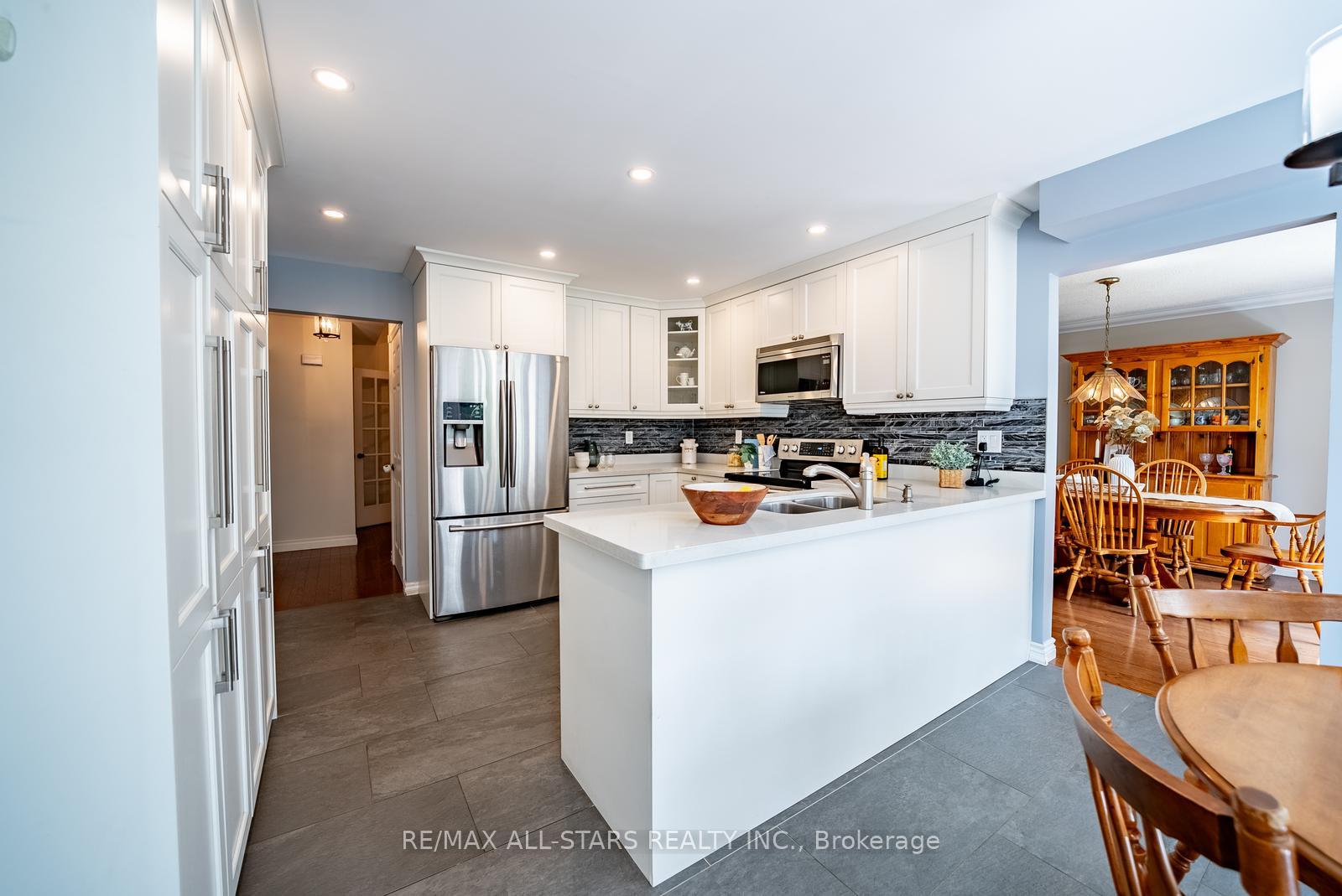 Photo 13 of 15 Hare Court, Markham, Old Markham Village — HOMEH