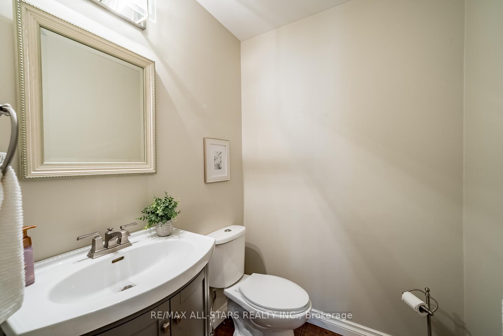 Photo 17 of 15 Hare Court, Markham, Old Markham Village — HOMEH