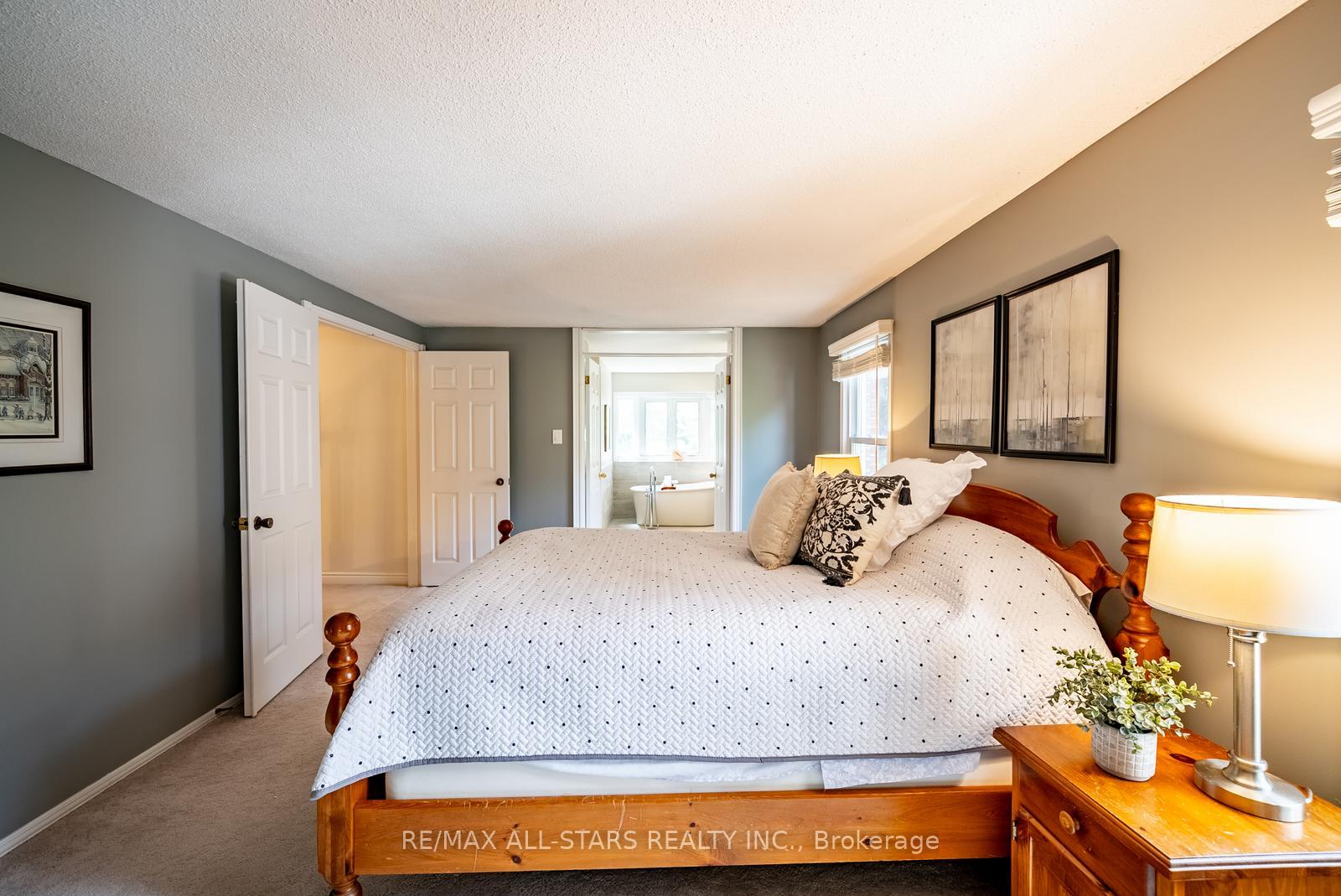Photo 20 of 15 Hare Court, Markham, Old Markham Village — HOMEH
