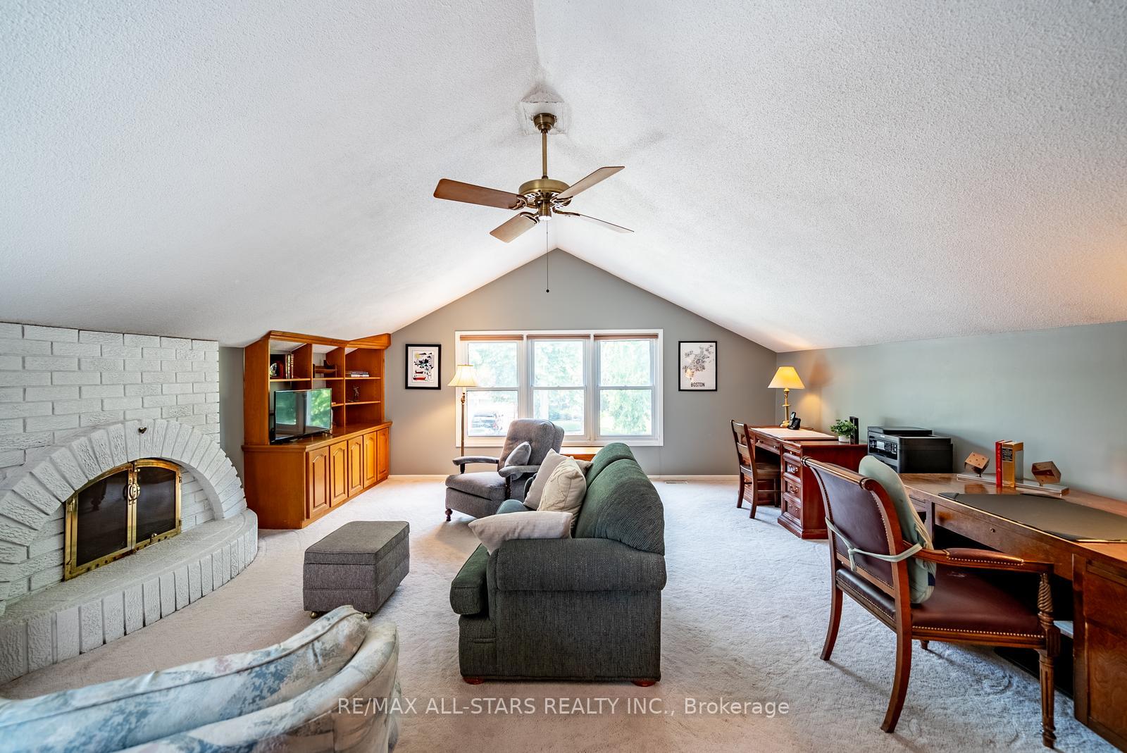 Photo 21 of 15 Hare Court, Markham, Old Markham Village — HOMEH