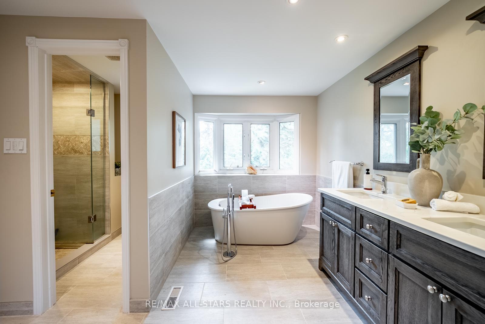 Photo 24 of 15 Hare Court, Markham, Old Markham Village — HOMEH