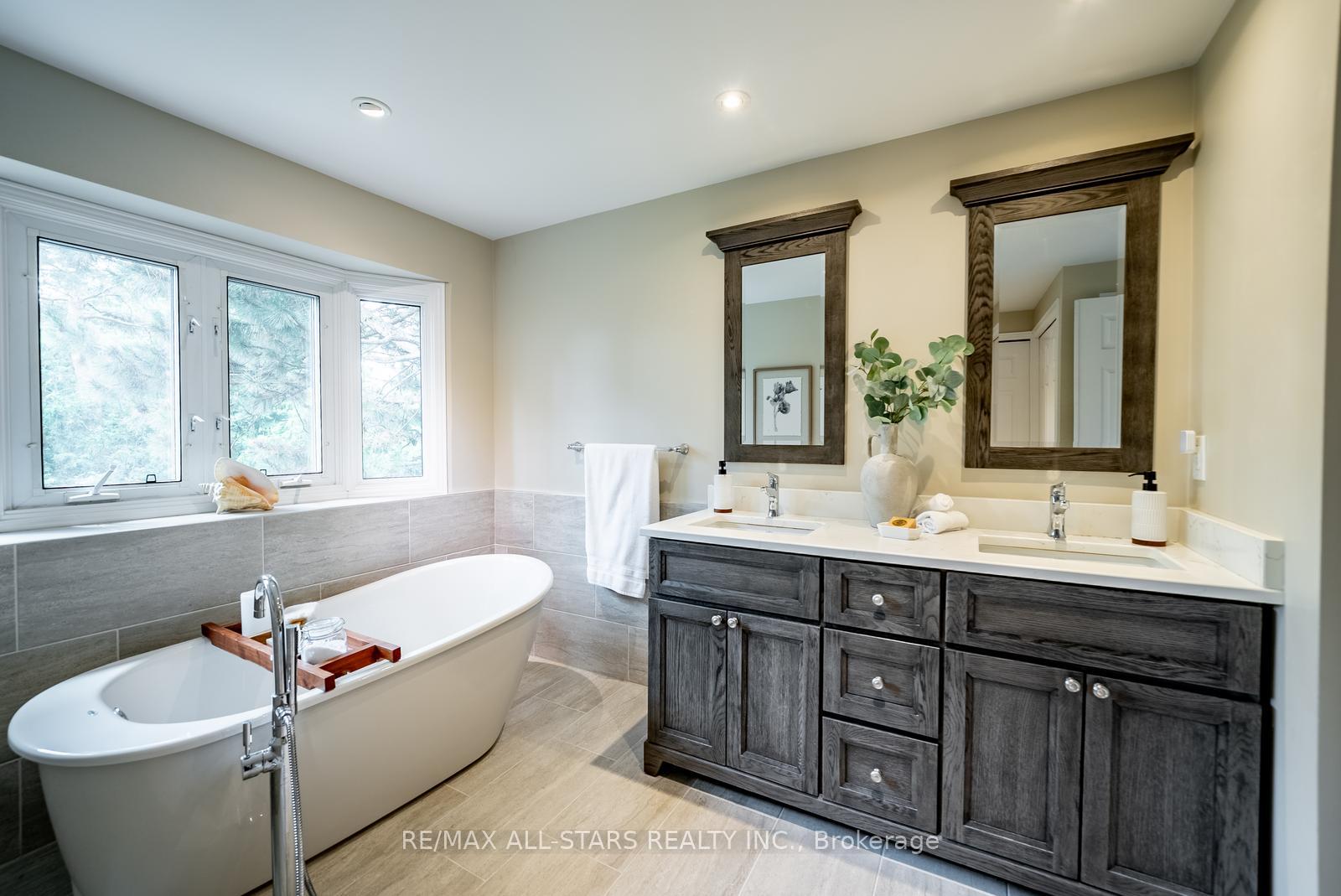 Photo 26 of 15 Hare Court, Markham, Old Markham Village — HOMEH