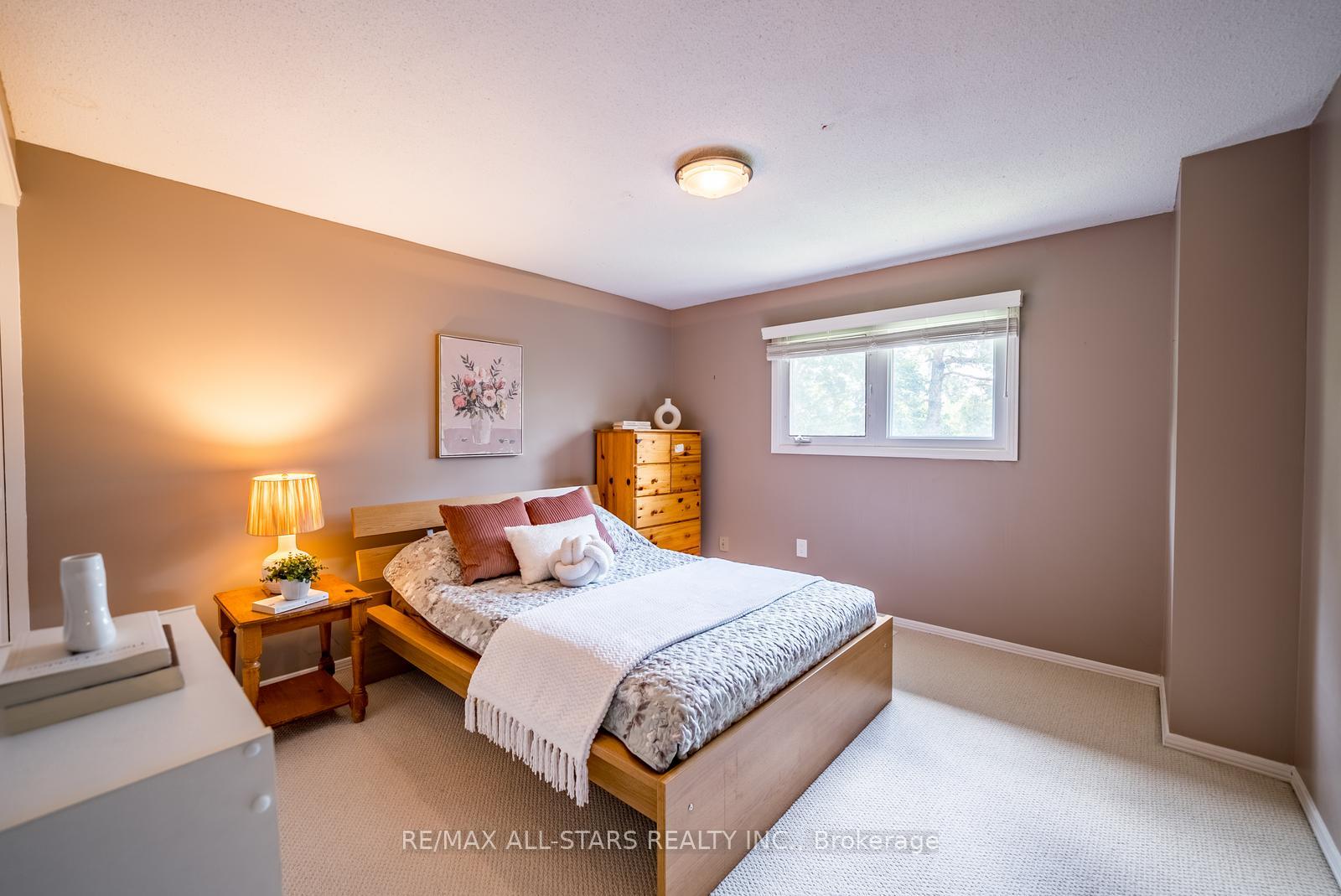 Photo 31 of 15 Hare Court, Markham, Old Markham Village — HOMEH
