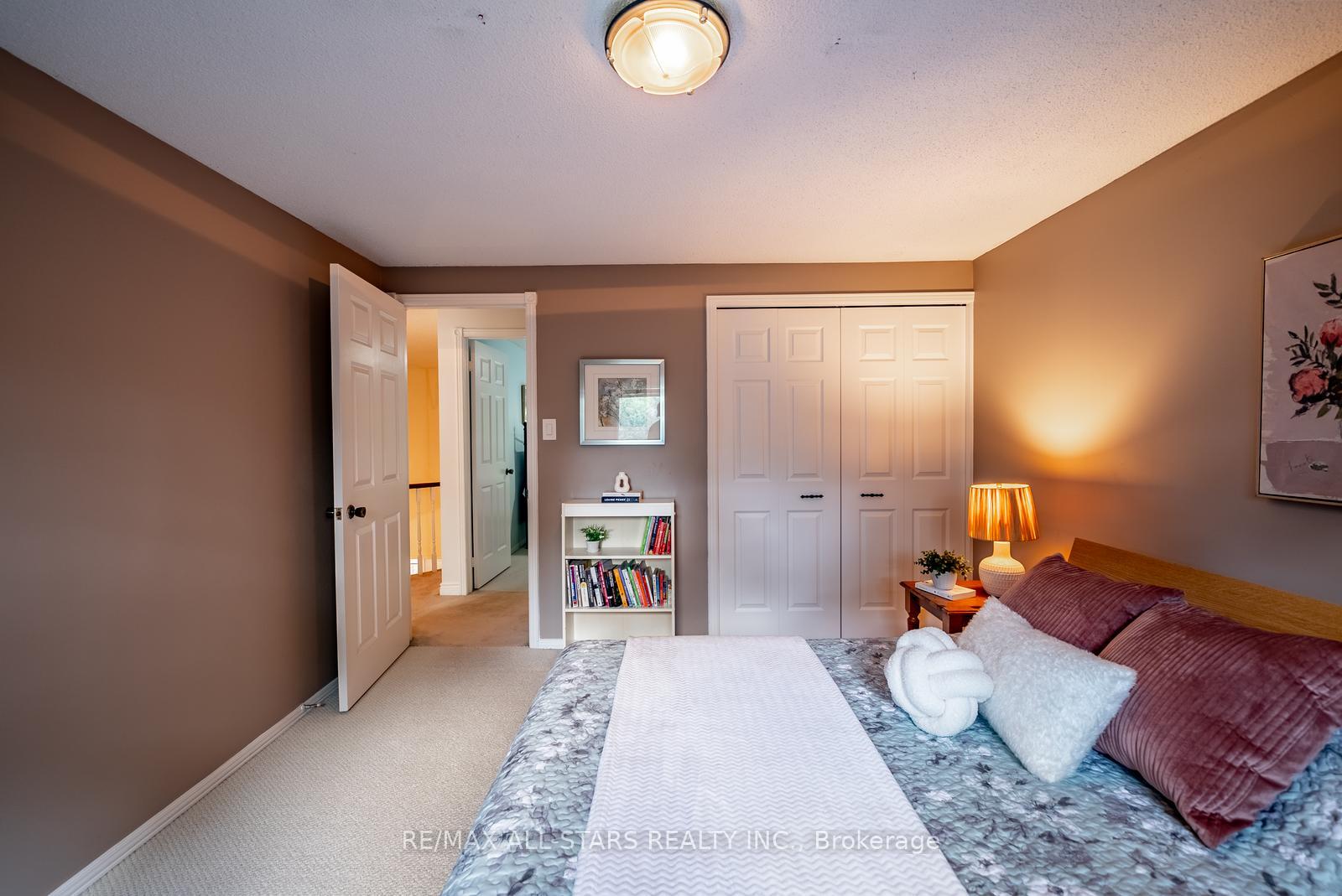 Photo 32 of 15 Hare Court, Markham, Old Markham Village — HOMEH