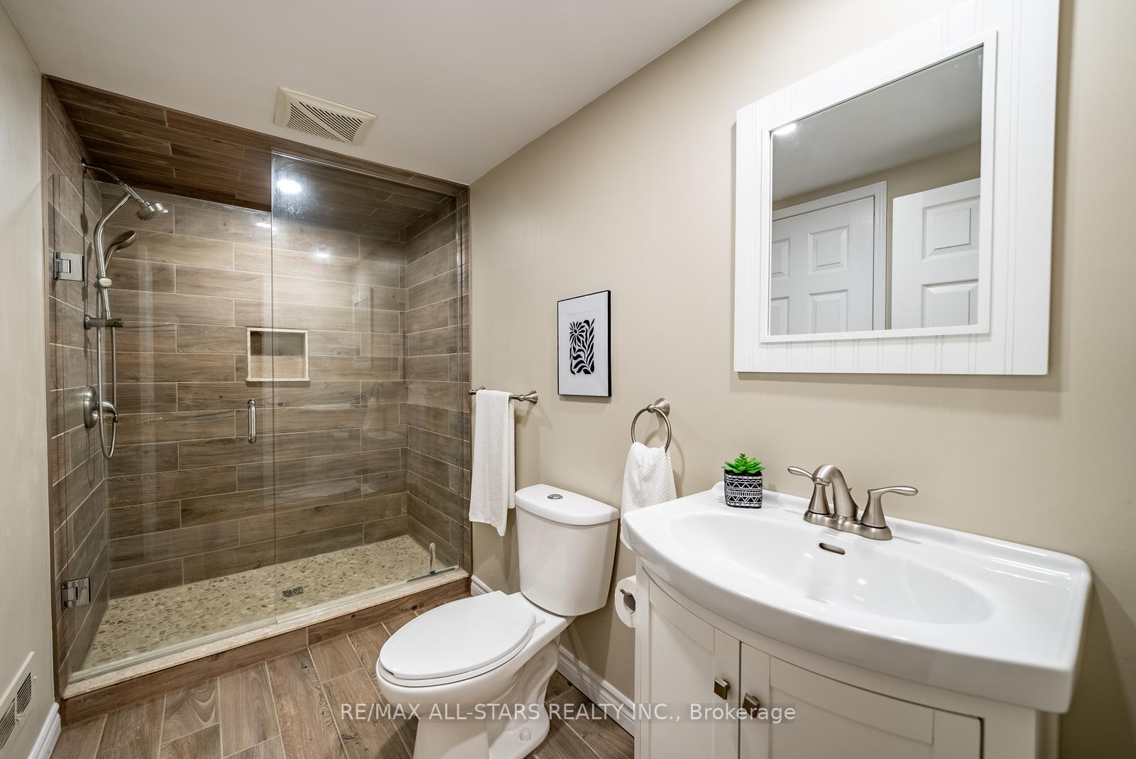 Photo 36 of 15 Hare Court, Markham, Old Markham Village — HOMEH