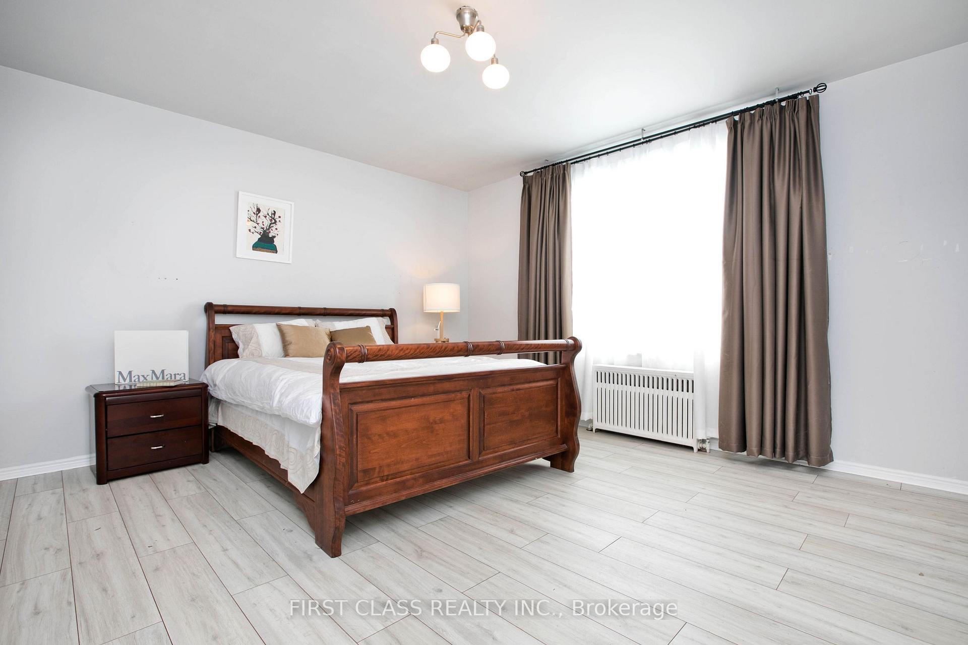 Photo 2 of 2910 Keele Street, North York, Downsview-Roding-CFB — HOMEH
