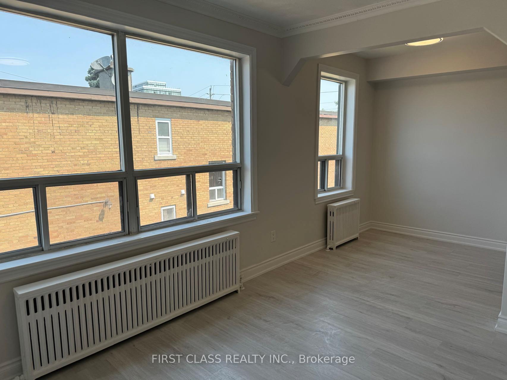 Photo 8 of 2910 Keele Street, North York, Downsview-Roding-CFB — HOMEH