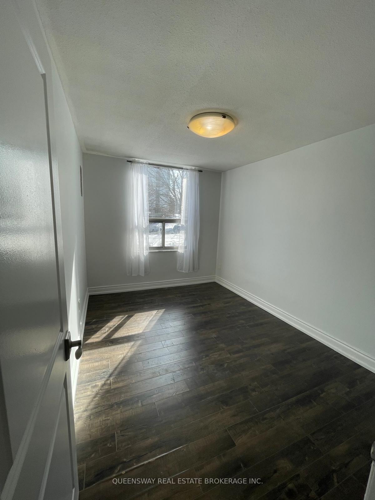 Photo 13 of Unit 504, 10 Edgecliff Golfway, Toronto, Flemingdon Park — HOMEH