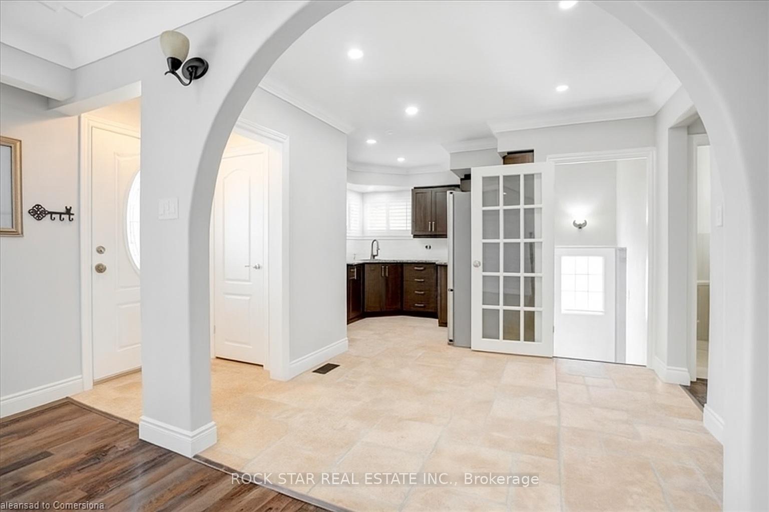 Photo 3 of Unit Main, 112 Sunrise Drive, Hamilton, Greenford — HOMEH