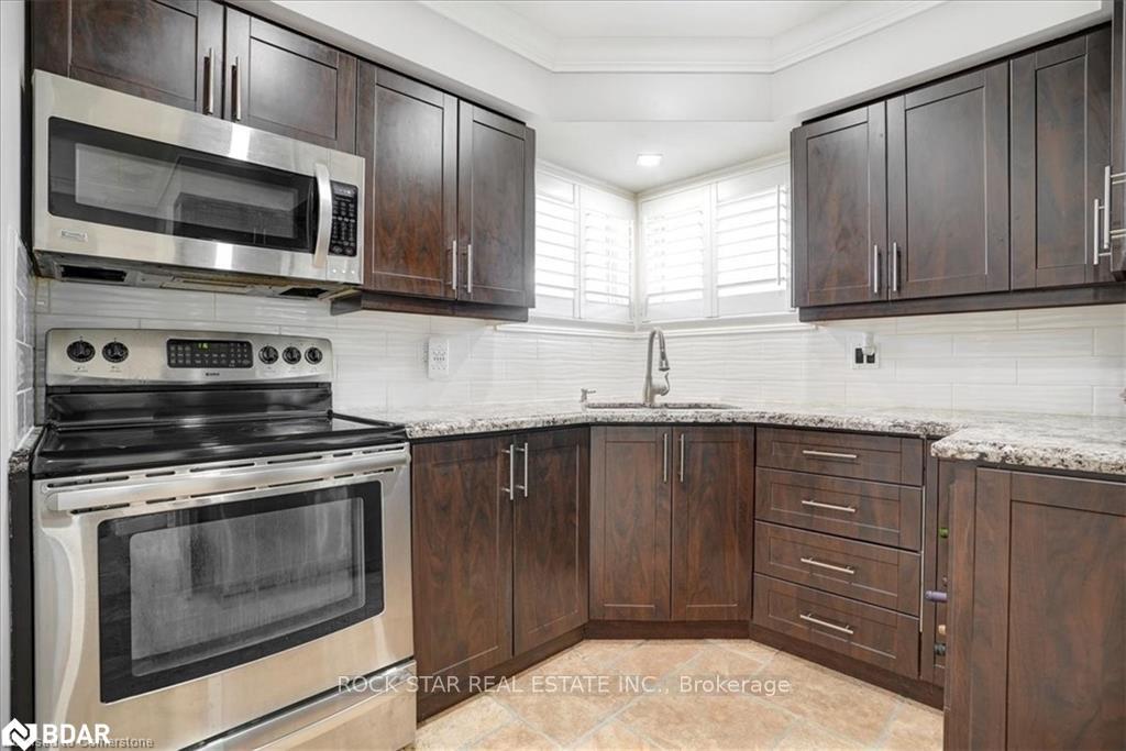 Photo 4 of Unit Main, 112 Sunrise Drive, Hamilton, Greenford — HOMEH