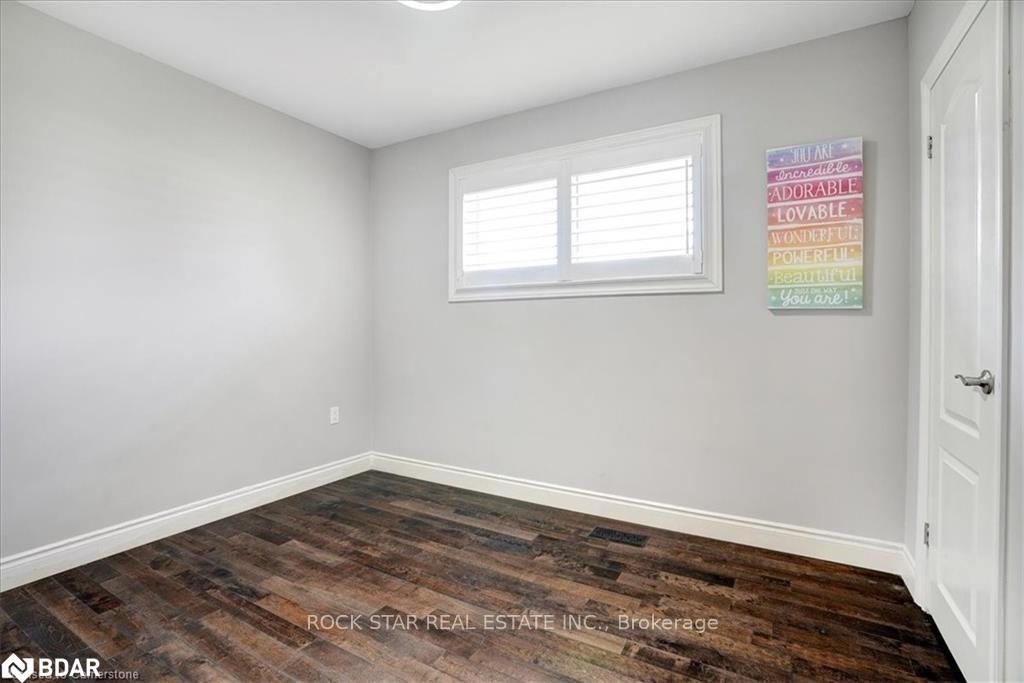 Photo 7 of Unit Main, 112 Sunrise Drive, Hamilton, Greenford — HOMEH