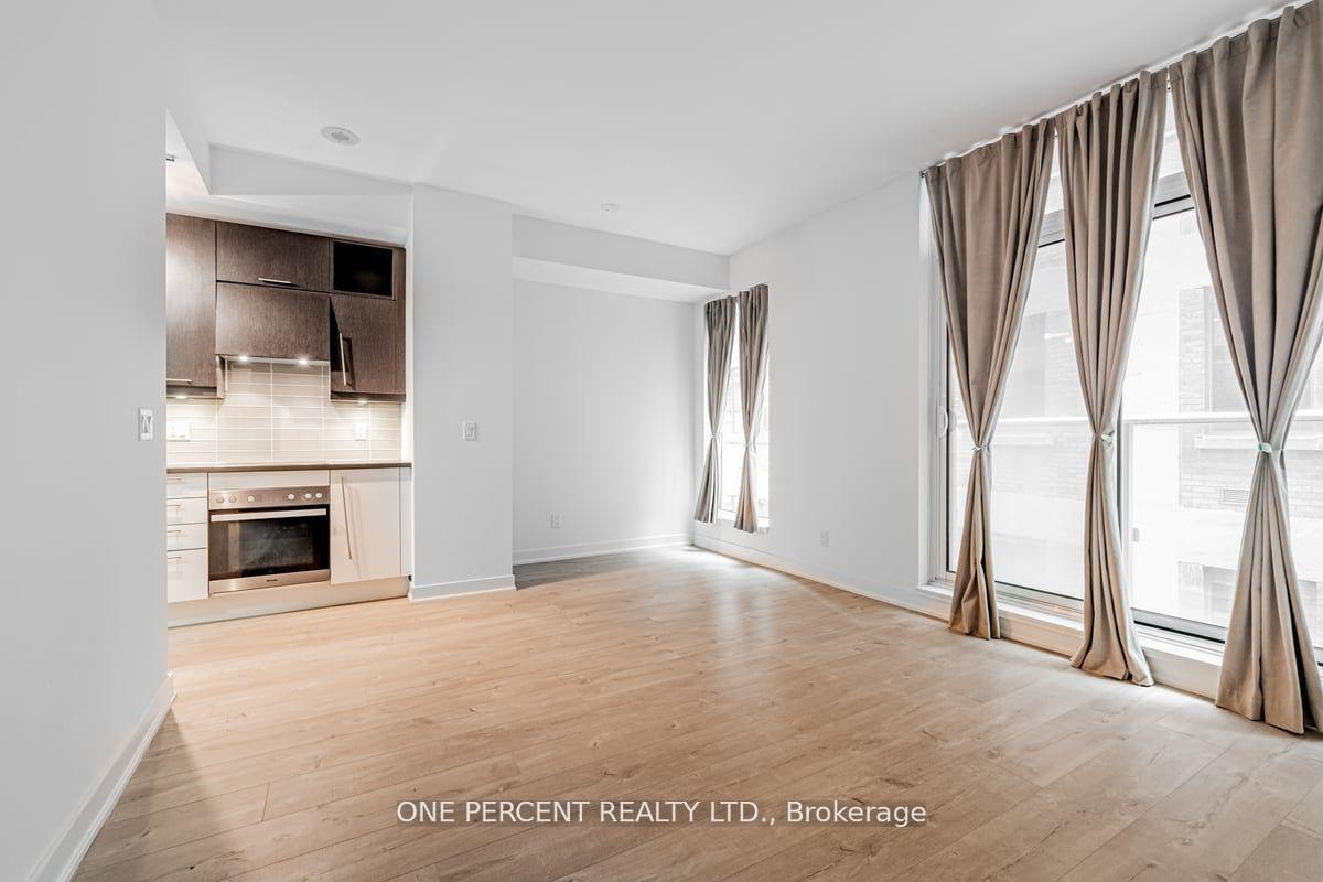 Photo 7 of Unit 426, 30 Nelson Street, Toronto, Waterfront Communities — HOMEH