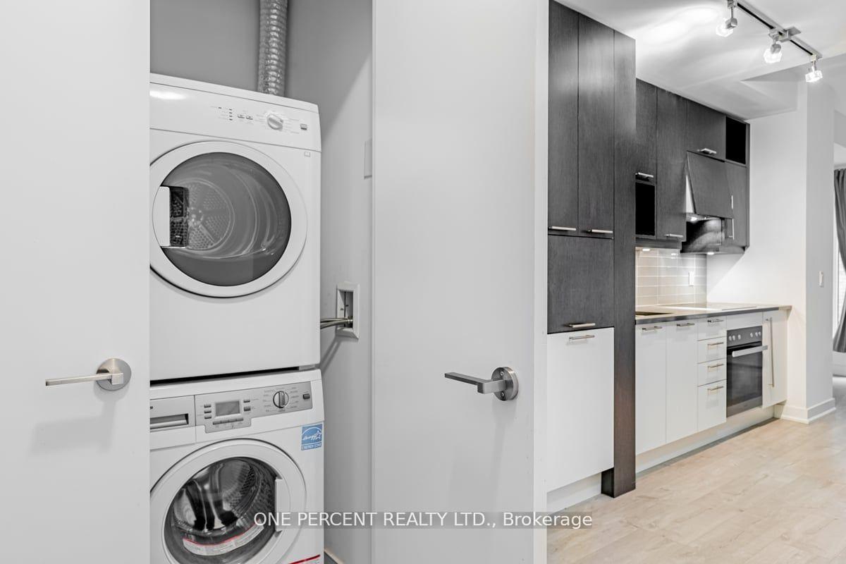 Photo 11 of Unit 426, 30 Nelson Street, Toronto, Waterfront Communities — HOMEH