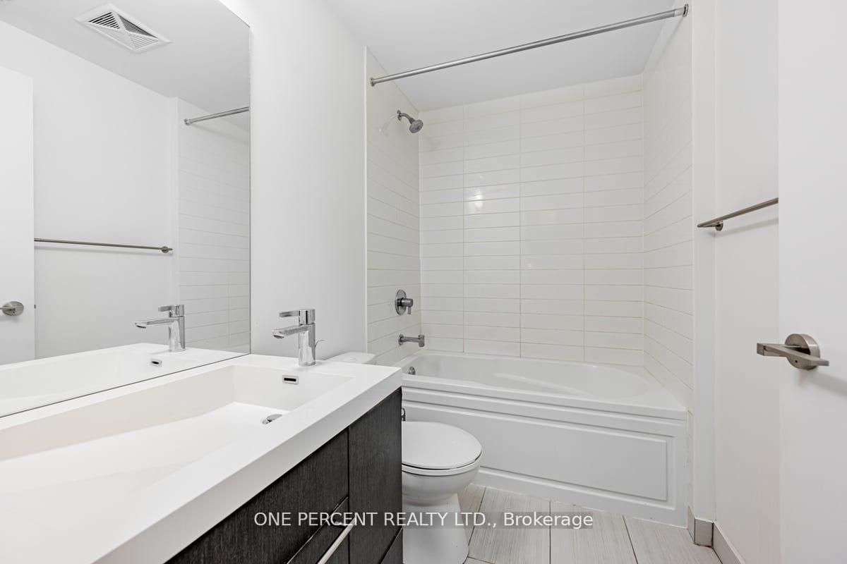 Photo 12 of Unit 426, 30 Nelson Street, Toronto, Waterfront Communities — HOMEH