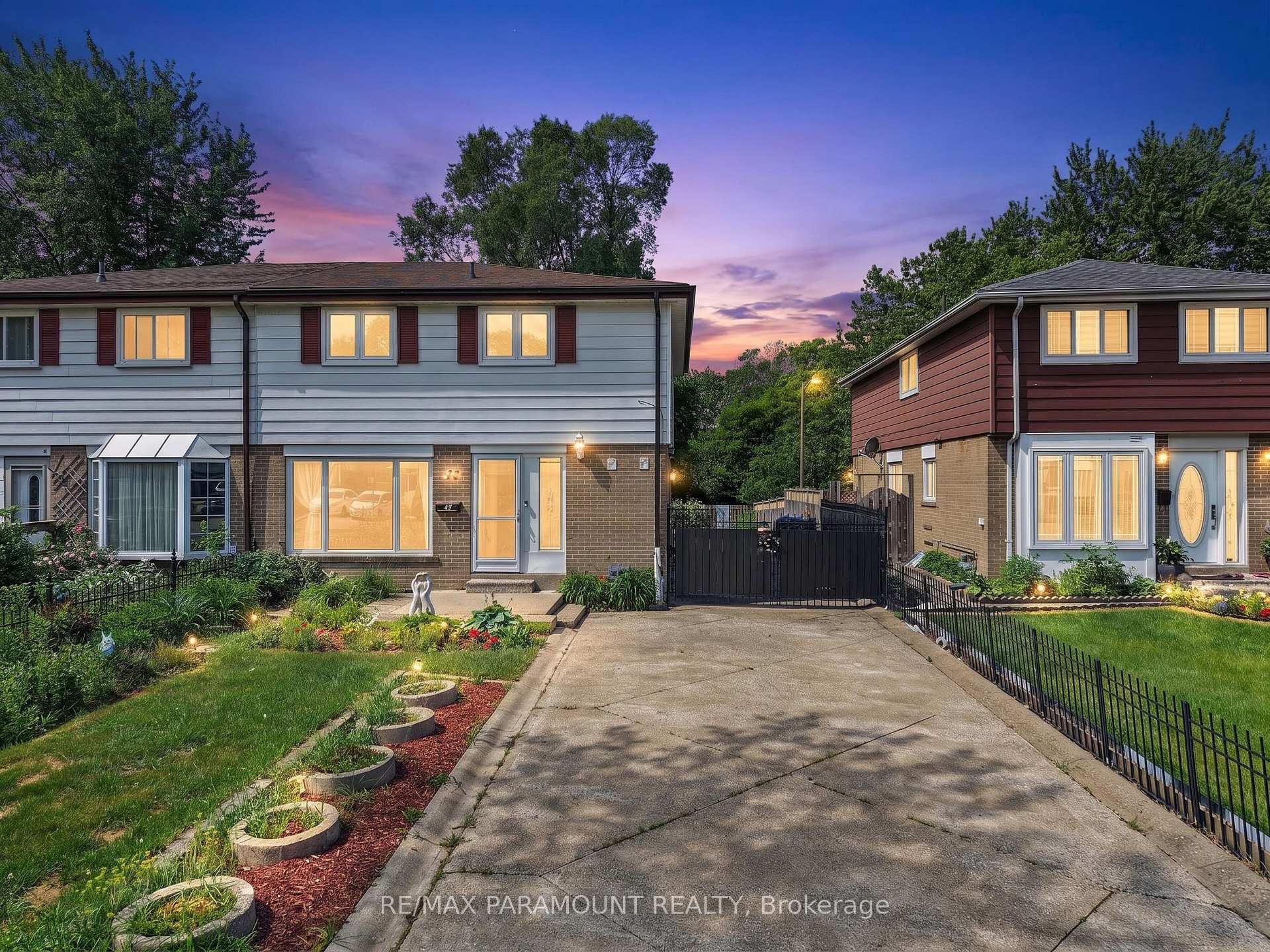 Photo 1 of 47 Cloverdale Drive, Brampton, Avondale — HOMEH