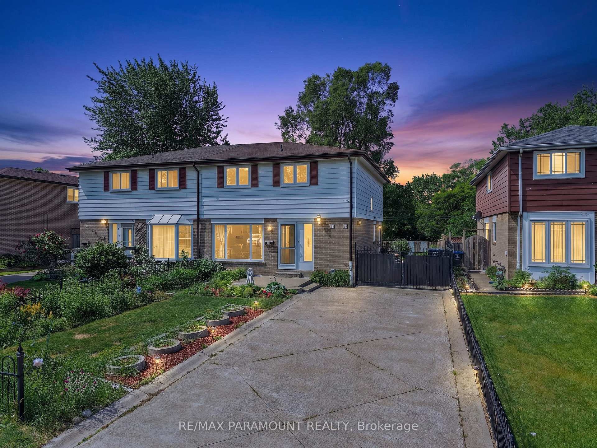 Photo 2 of 47 Cloverdale Drive, Brampton, Avondale — HOMEH