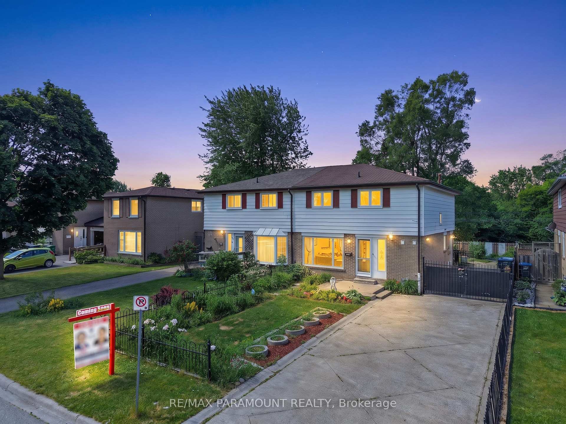 Photo 3 of 47 Cloverdale Drive, Brampton, Avondale — HOMEH