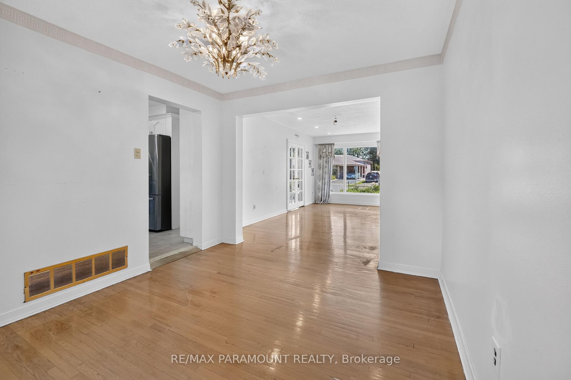 Photo 10 of 47 Cloverdale Drive, Brampton, Avondale — HOMEH