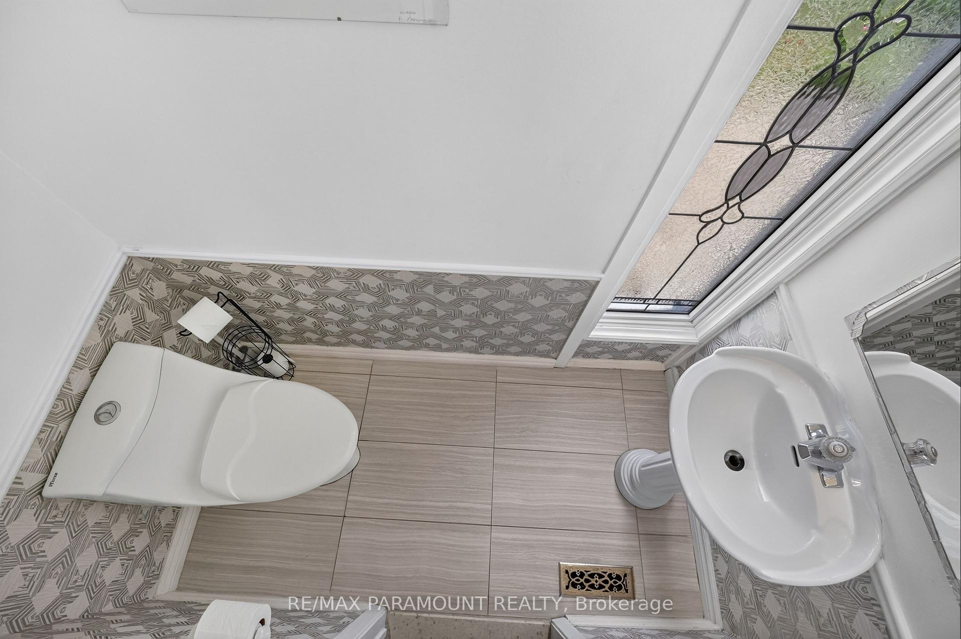 Photo 15 of 47 Cloverdale Drive, Brampton, Avondale — HOMEH