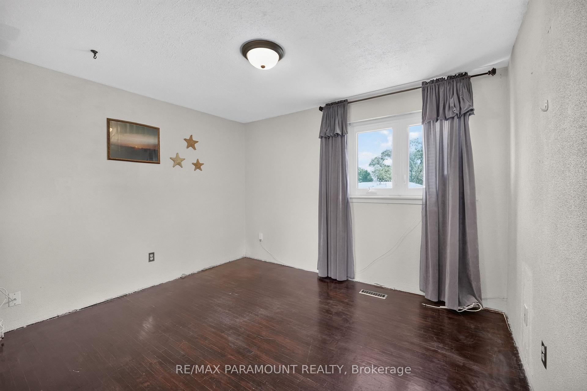 Photo 21 of 47 Cloverdale Drive, Brampton, Avondale — HOMEH