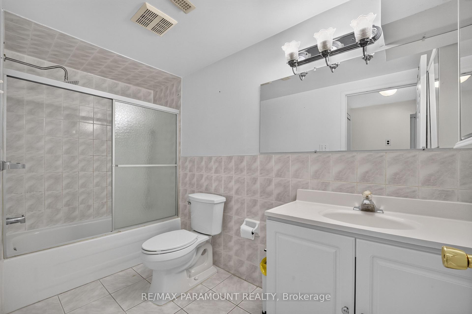 Photo 30 of 47 Cloverdale Drive, Brampton, Avondale — HOMEH