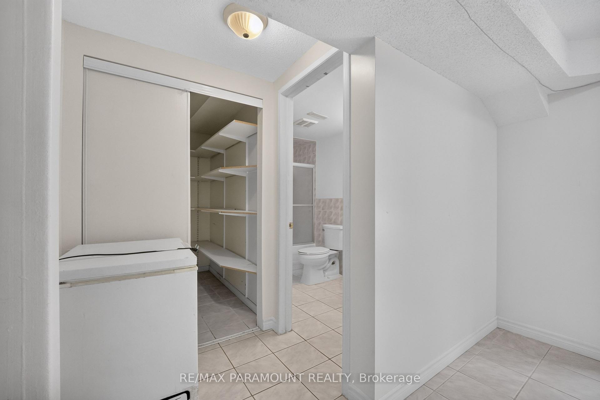 Photo 31 of 47 Cloverdale Drive, Brampton, Avondale — HOMEH