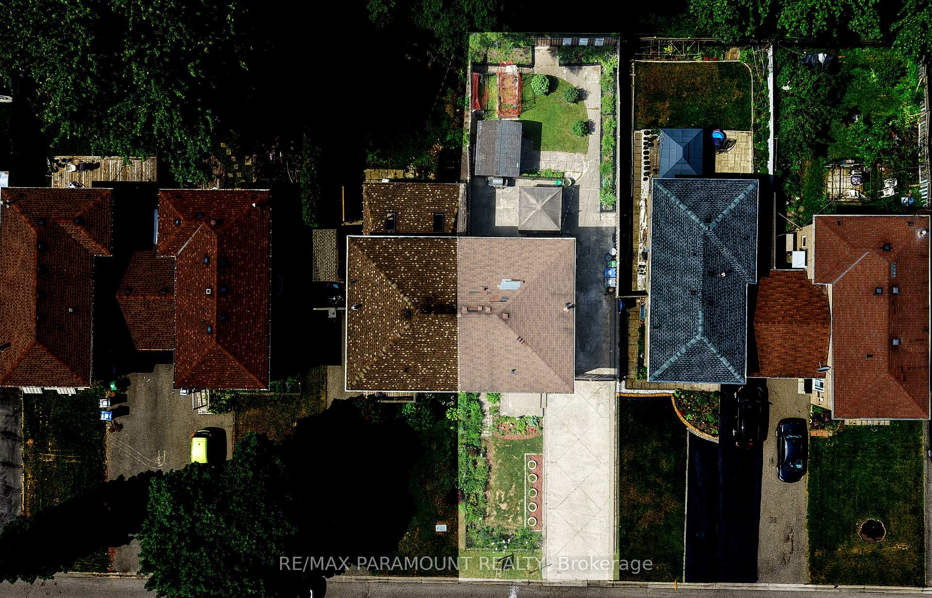 Photo 40 of 47 Cloverdale Drive, Brampton, Avondale — HOMEH