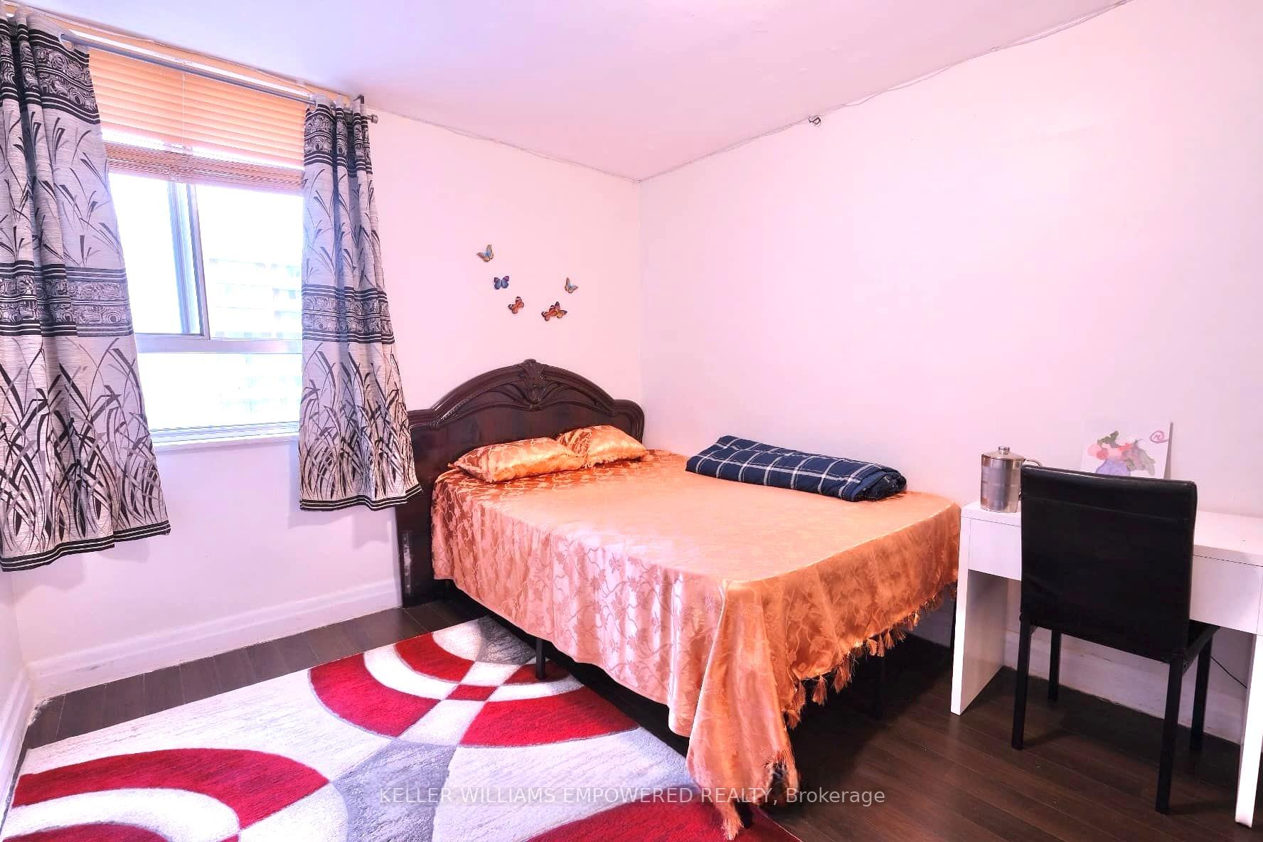 Photo 5 of Unit 2603, 1 Massey Square, Toronto, Crescent Town — HOMEH