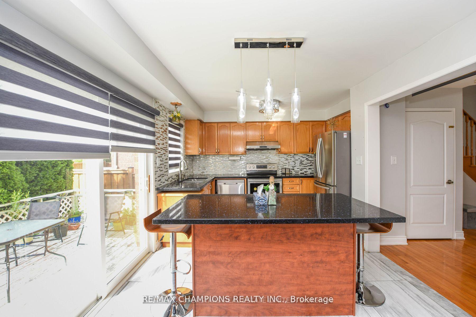 Photo 13 of 30 Feather Reed Way, Brampton, Sandringham-Wellington — HOMEH