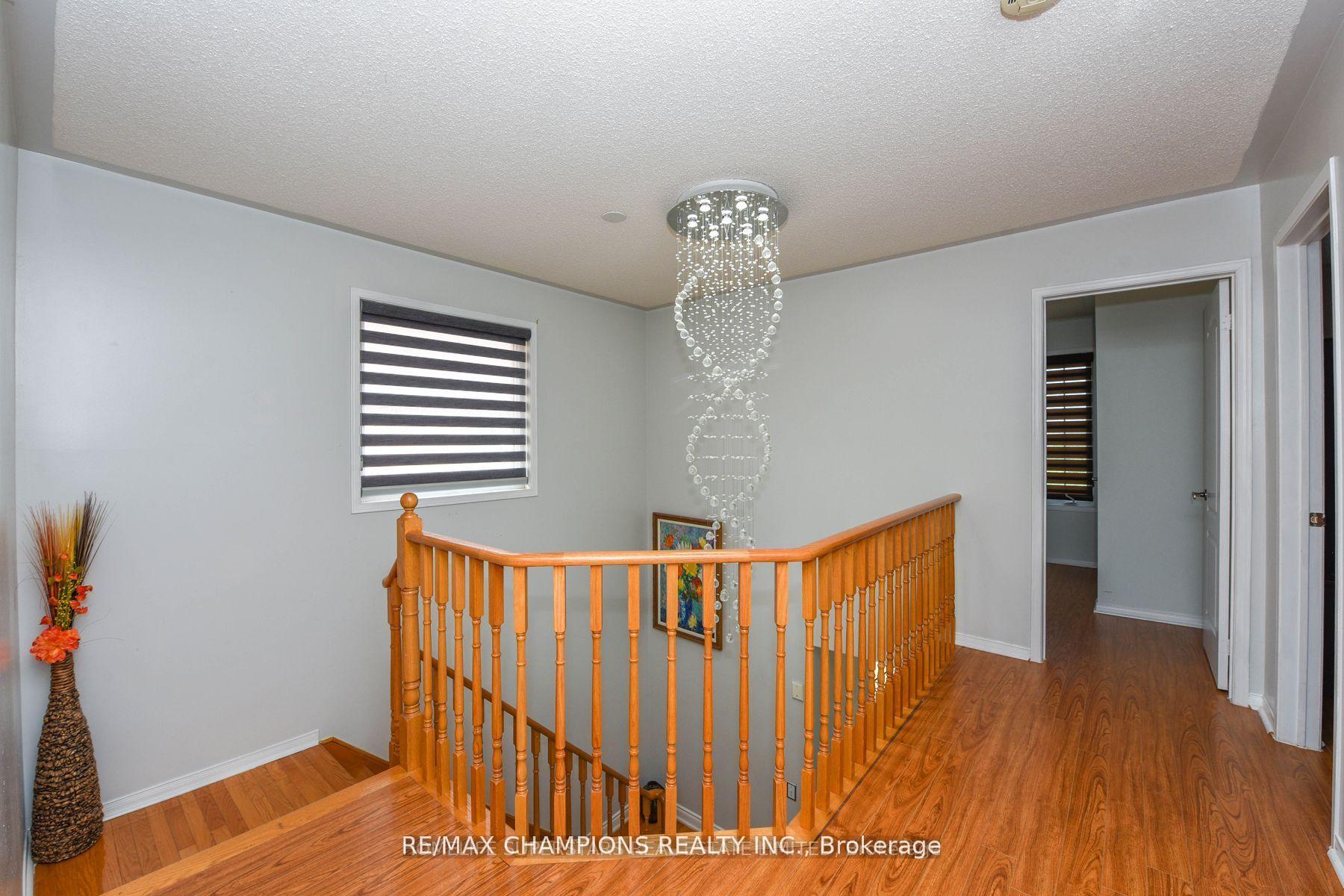 Photo 14 of 30 Feather Reed Way, Brampton, Sandringham-Wellington — HOMEH