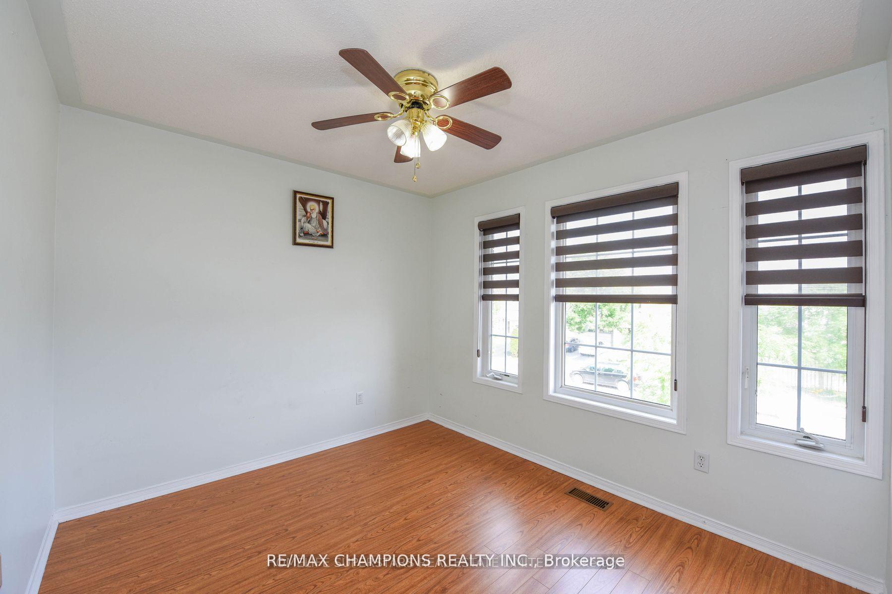 Photo 17 of 30 Feather Reed Way, Brampton, Sandringham-Wellington — HOMEH