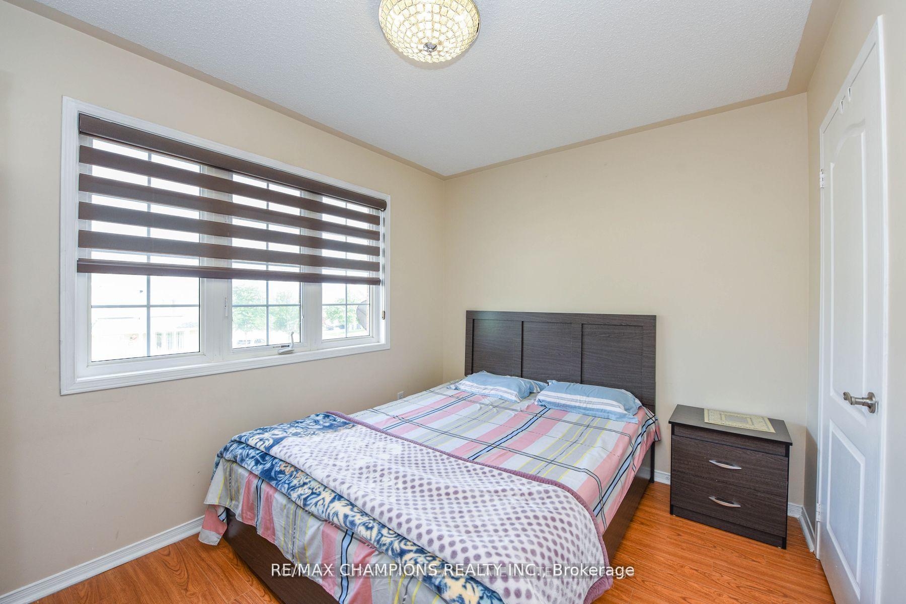 Photo 18 of 30 Feather Reed Way, Brampton, Sandringham-Wellington — HOMEH